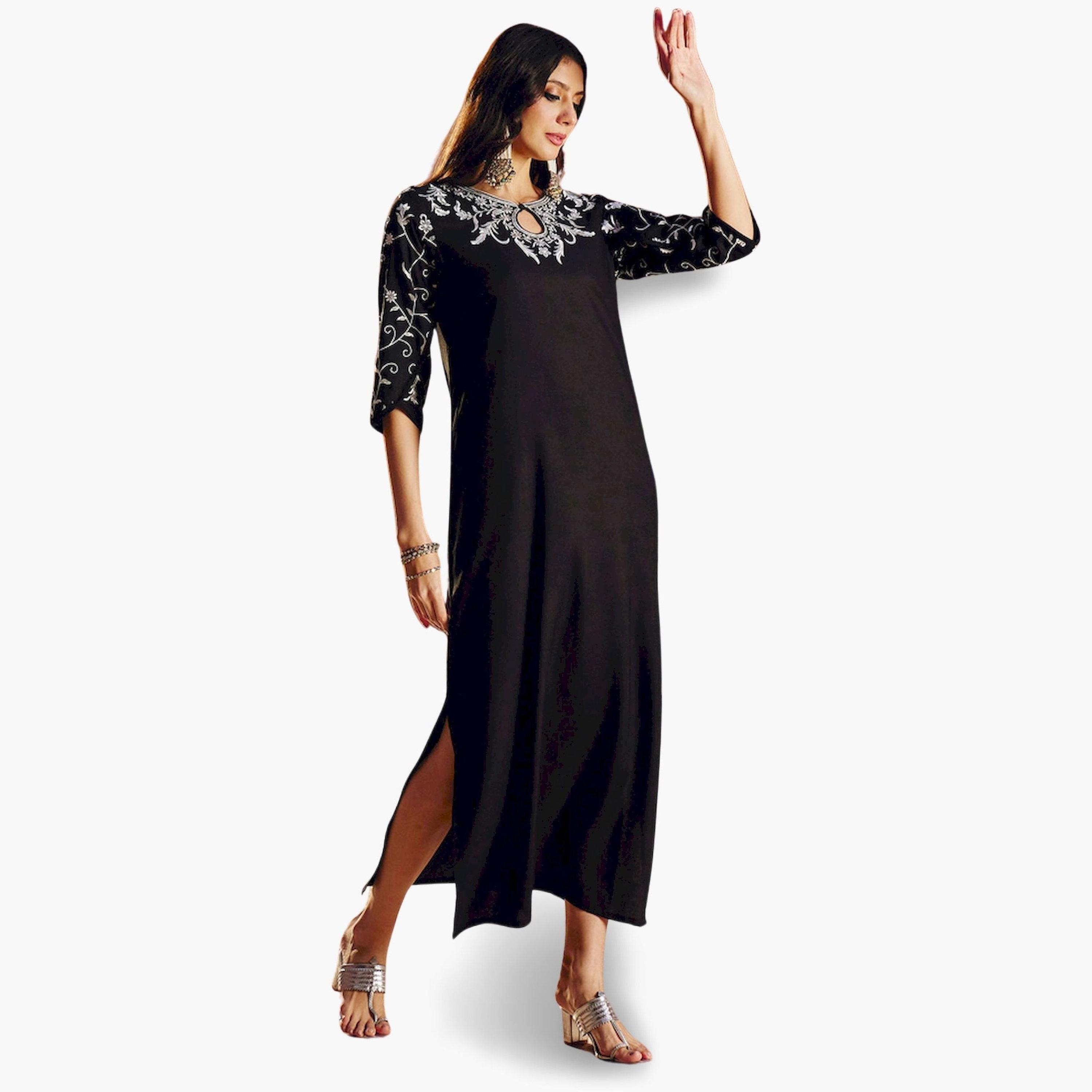 ساسافراس × ستايلي - فستان ماكسي أسود مطرز تصميم A-women-clothing-ethnicwear-dresses-image-3
