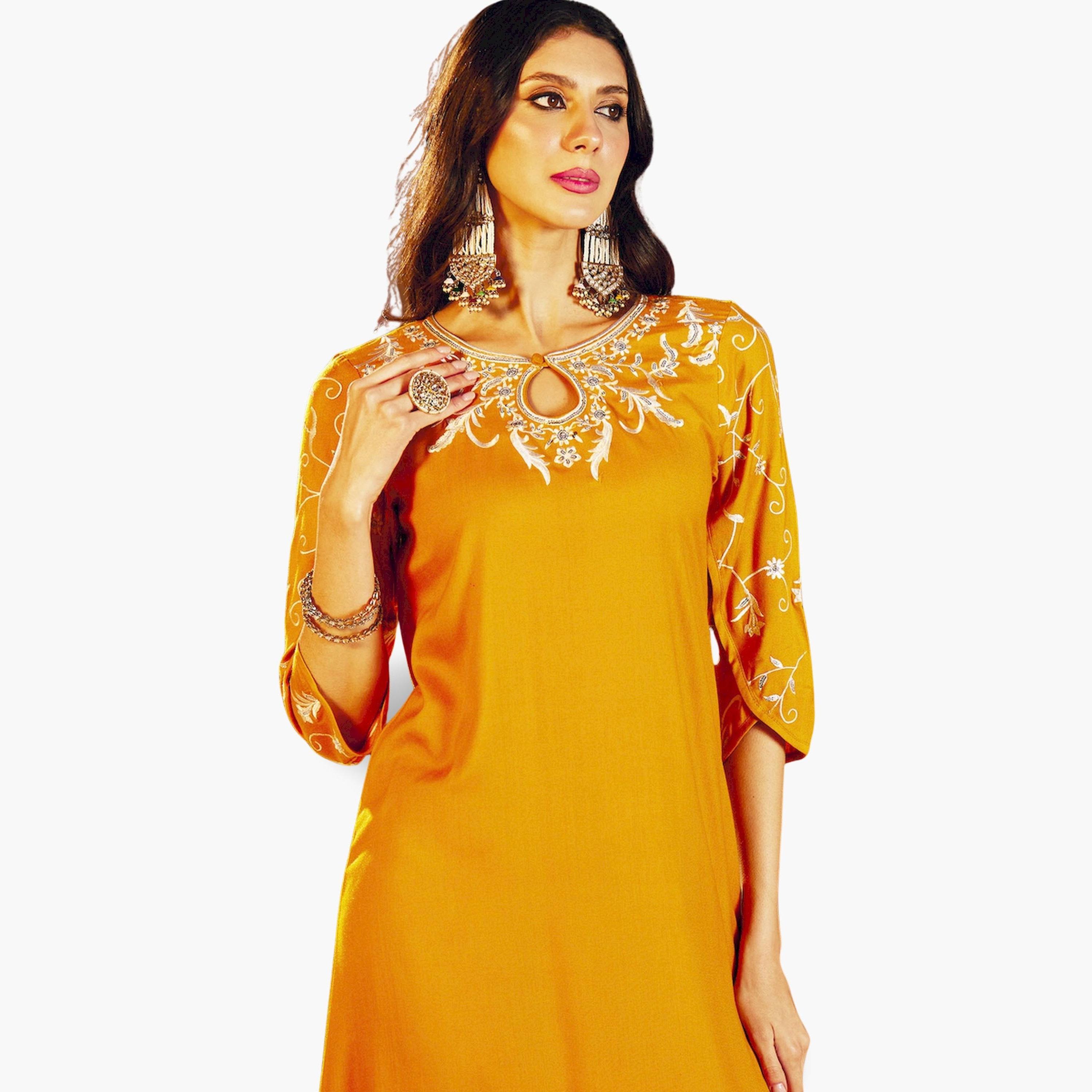 ساسافراس × ستايلي - فستان ماكسي مطرز لون الخردل تصميم A-women-clothing-ethnicwear-dresses-image-4