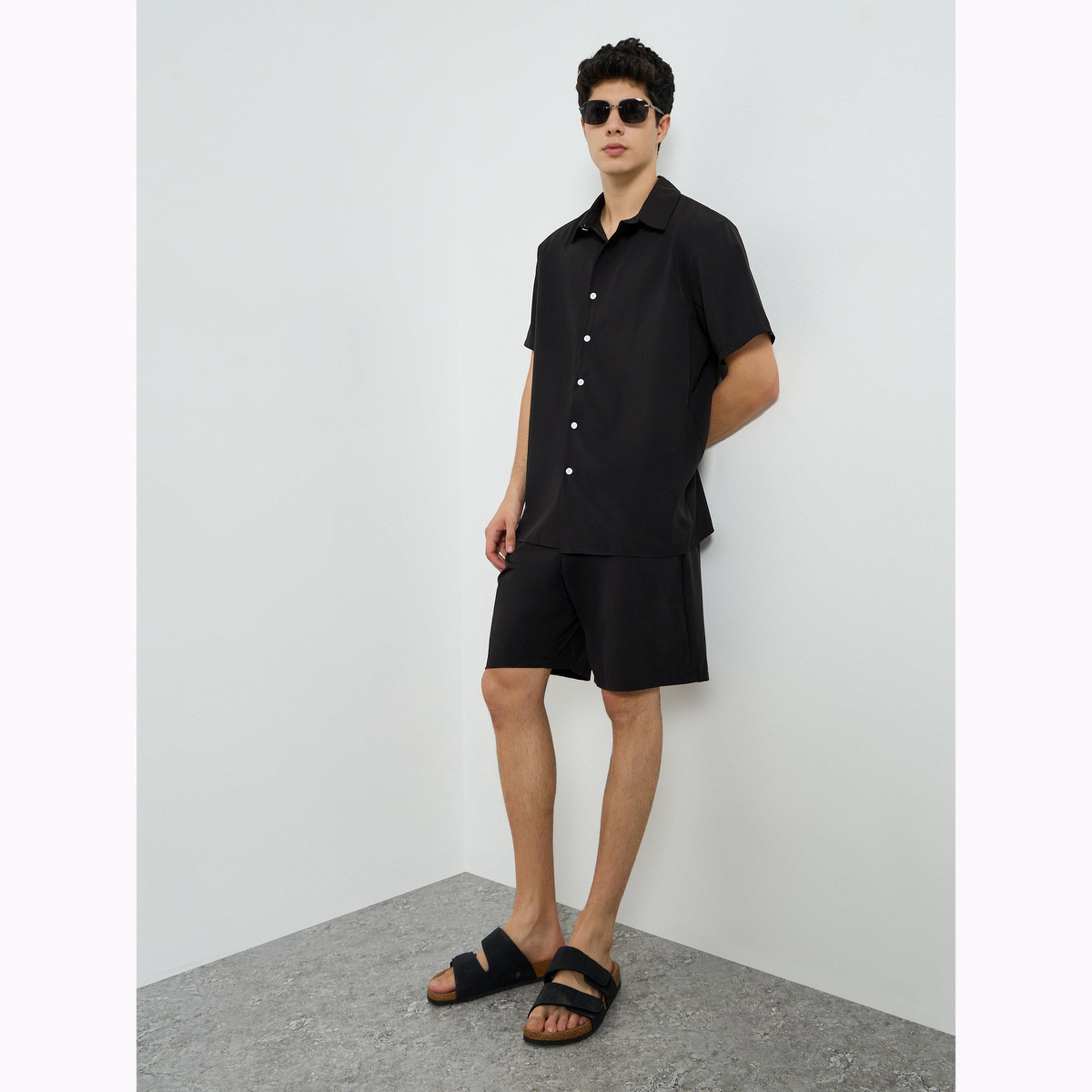 طقم منسق من شورت وقميص للرجال-men-clothing-coordsets-image-2