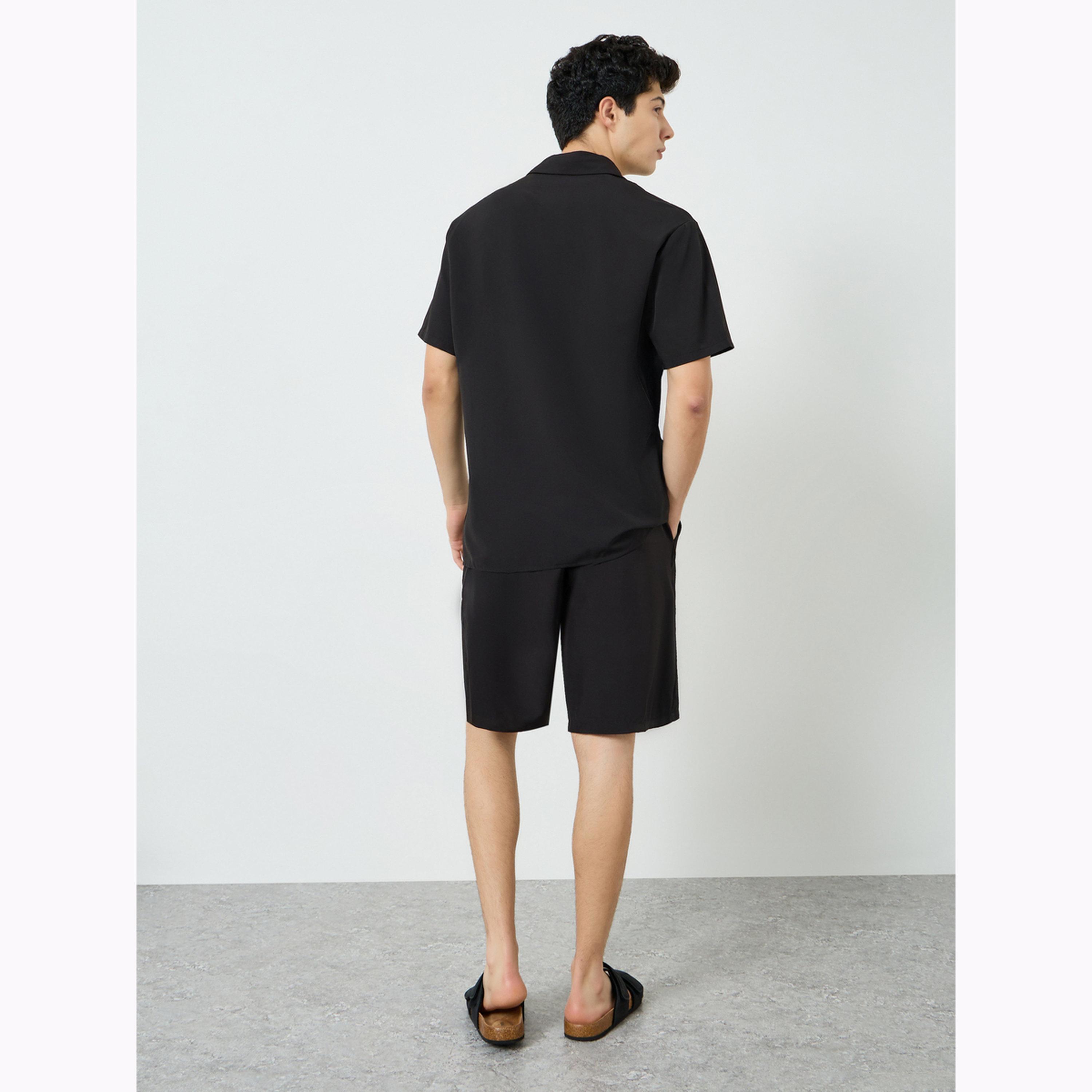 طقم منسق من شورت وقميص للرجال-men-clothing-coordsets-image-3