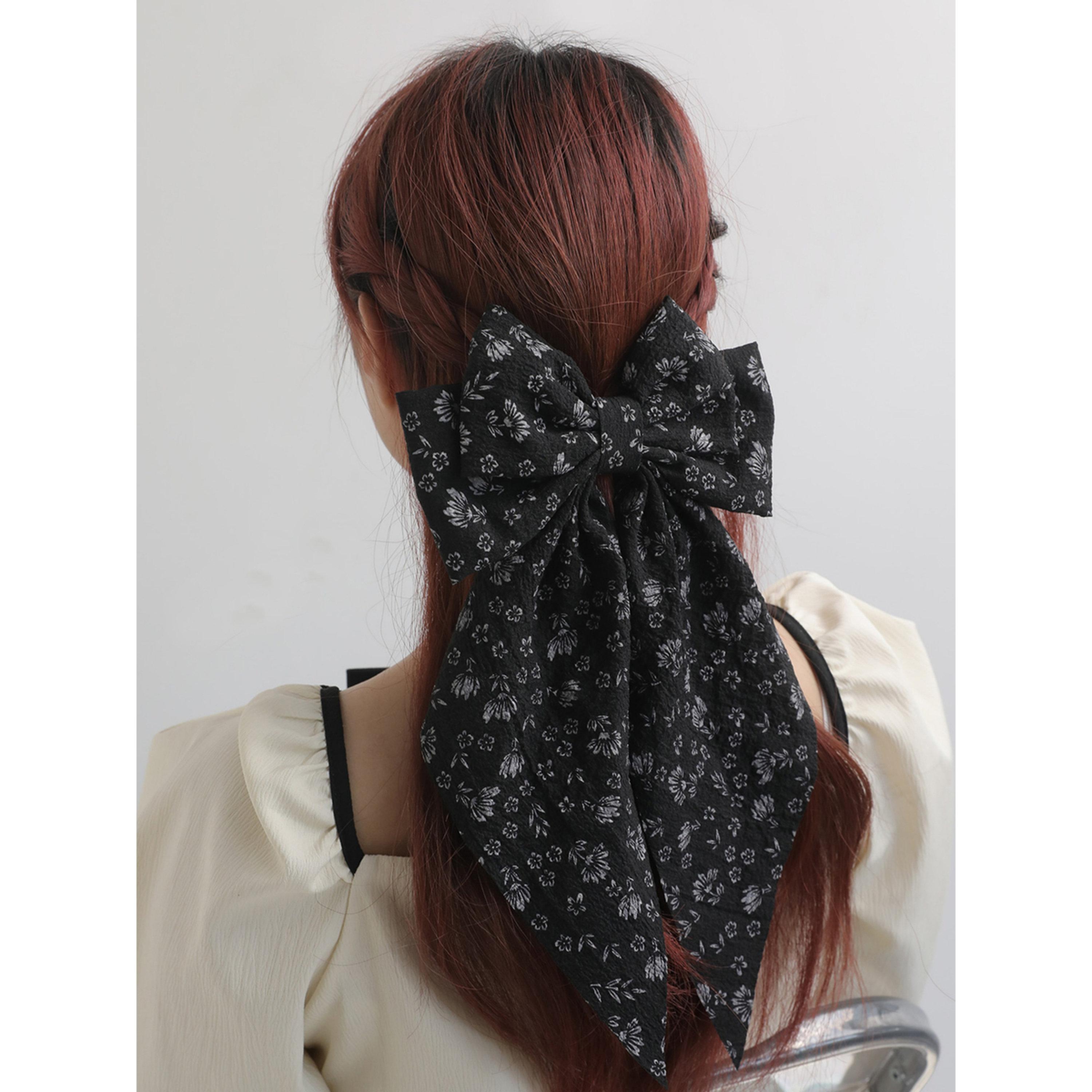 مشبك شعر بفيونكة ونقشة زهور-women-hairaccessories-clips-image-2