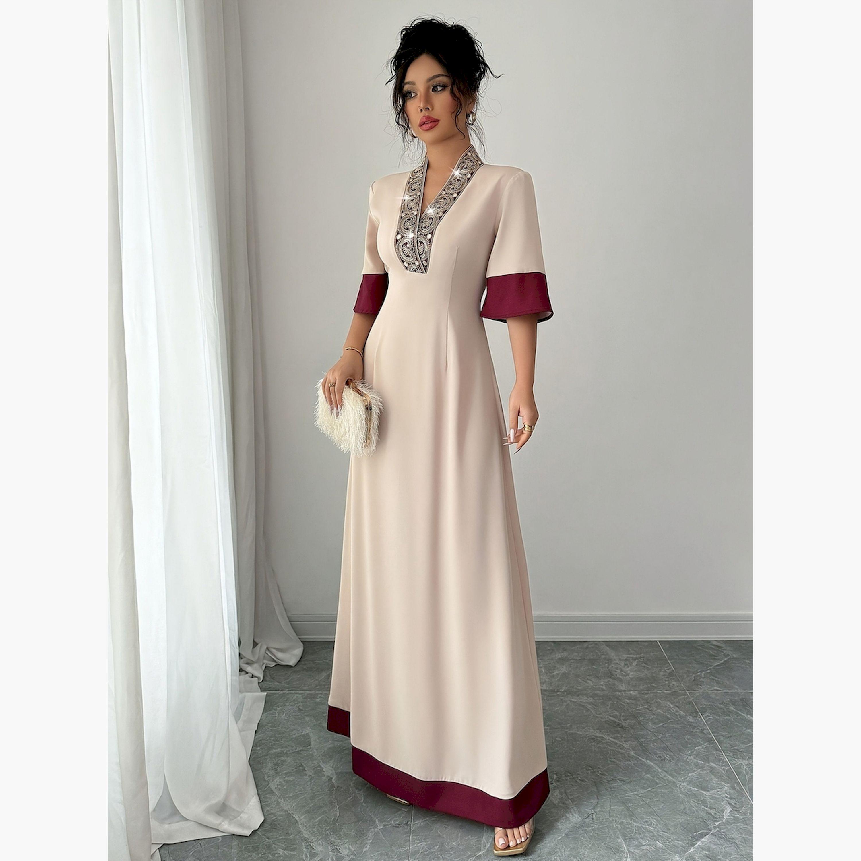 فستان طويل بحافة واسعة وحواف متباينة وتفاصيل مزينة-women-clothing-dresses-image-2