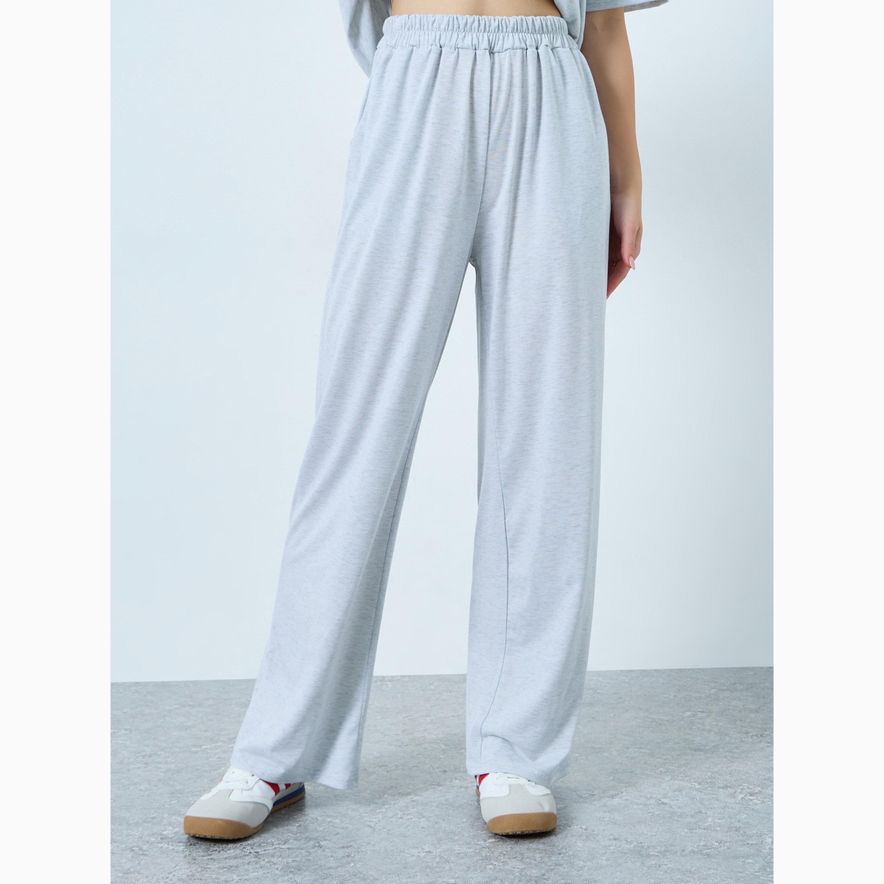 طقم منسق من جوغر بأرجل واسعة وتيشيرت مطبوع رمادي-women-clothing-coordsets-image-4