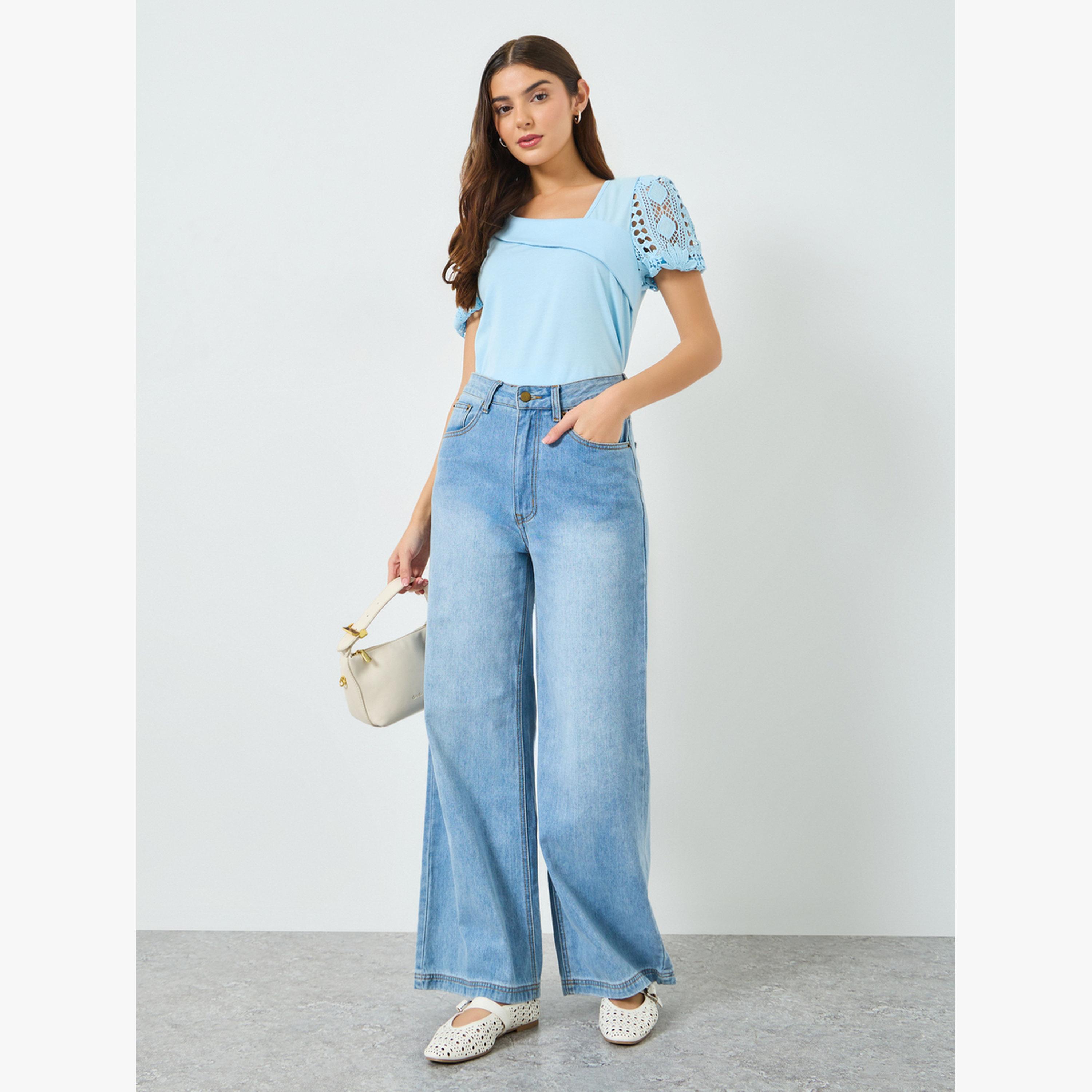 بلوزة سادة بياقة غير متماثلة وأكمام منفوخة مفرغة-women-clothing-shirtsandblouses-blouses-image-2