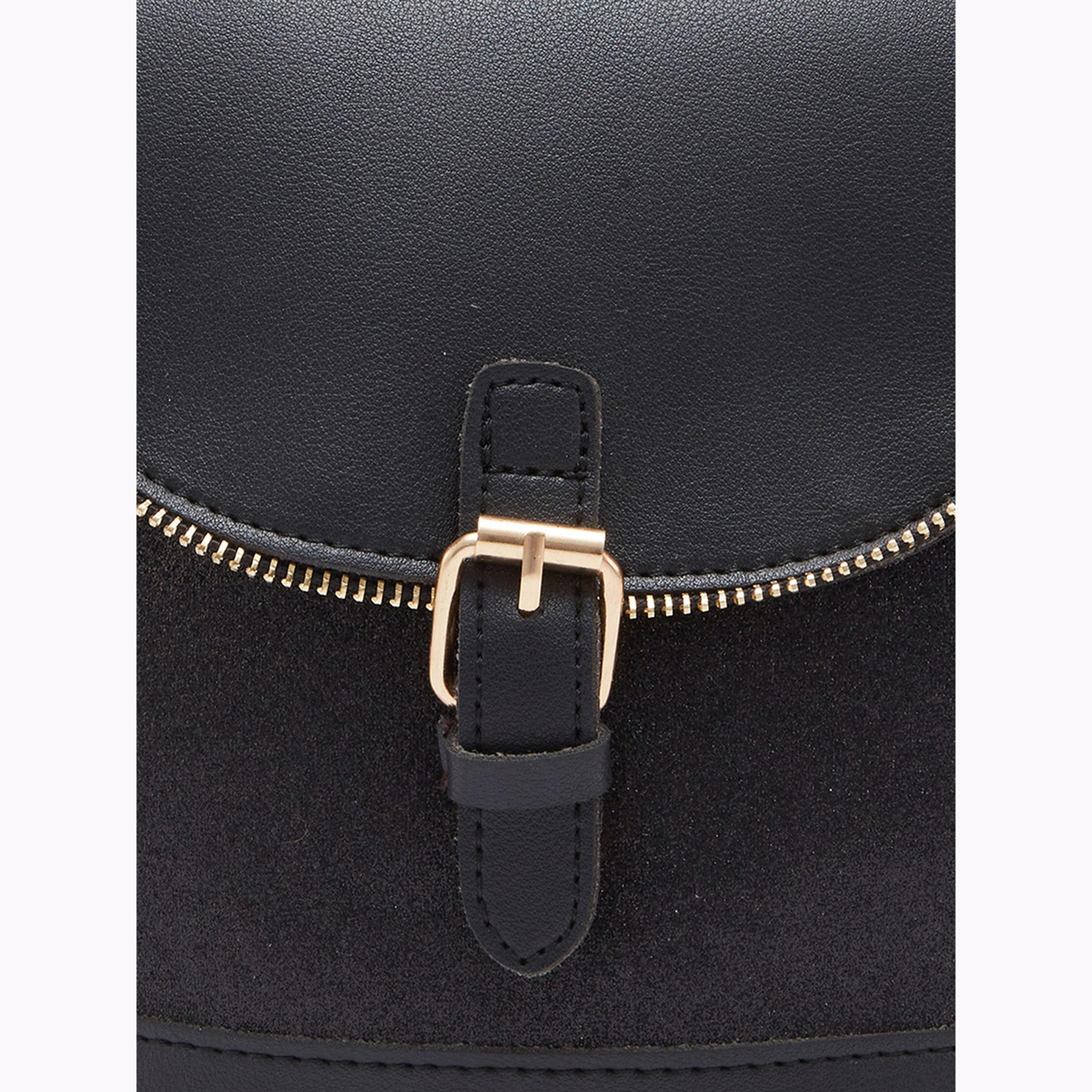 شنطة ظهر سوداء بارزة الملمس من الجلد الصناعي-women-bagsandwallets-backpacks-image-5