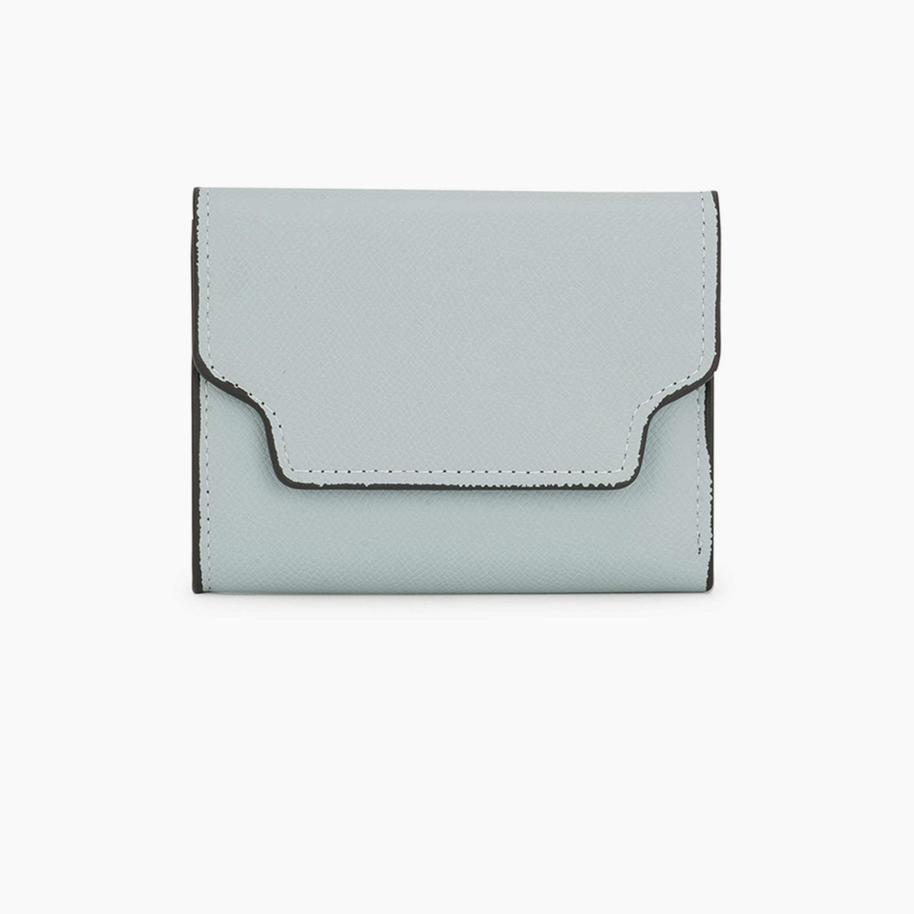محفظة ثنائية الطي بتفاصيل بارزة الملمس وإغلاق زر-women-bagsandwallets-wallets-image-1