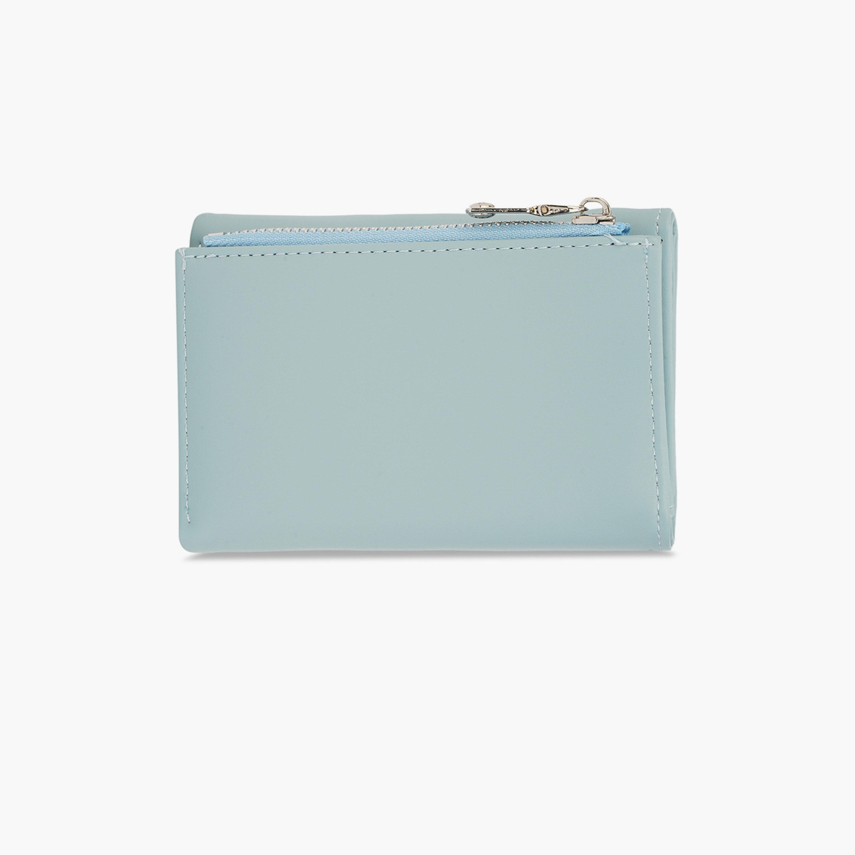 محفظة ثلاثية الطي بتفاصيل بارزة الملمس وجيب عملات-women-bagsandwallets-wallets-image-1