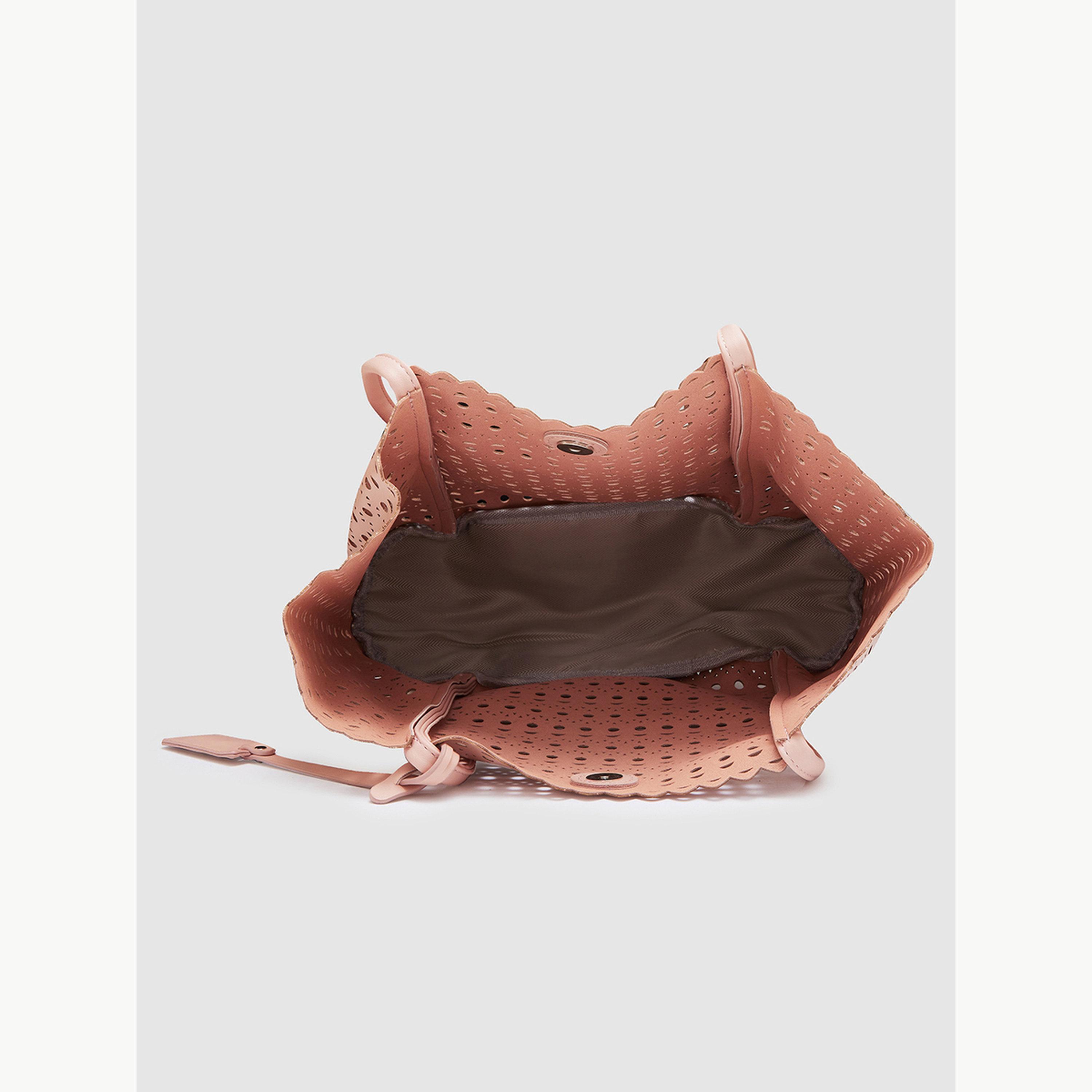 شنطة توت نود بتصميم مقصوص بالليزر-women-bagsandwallets-handbags-image-5