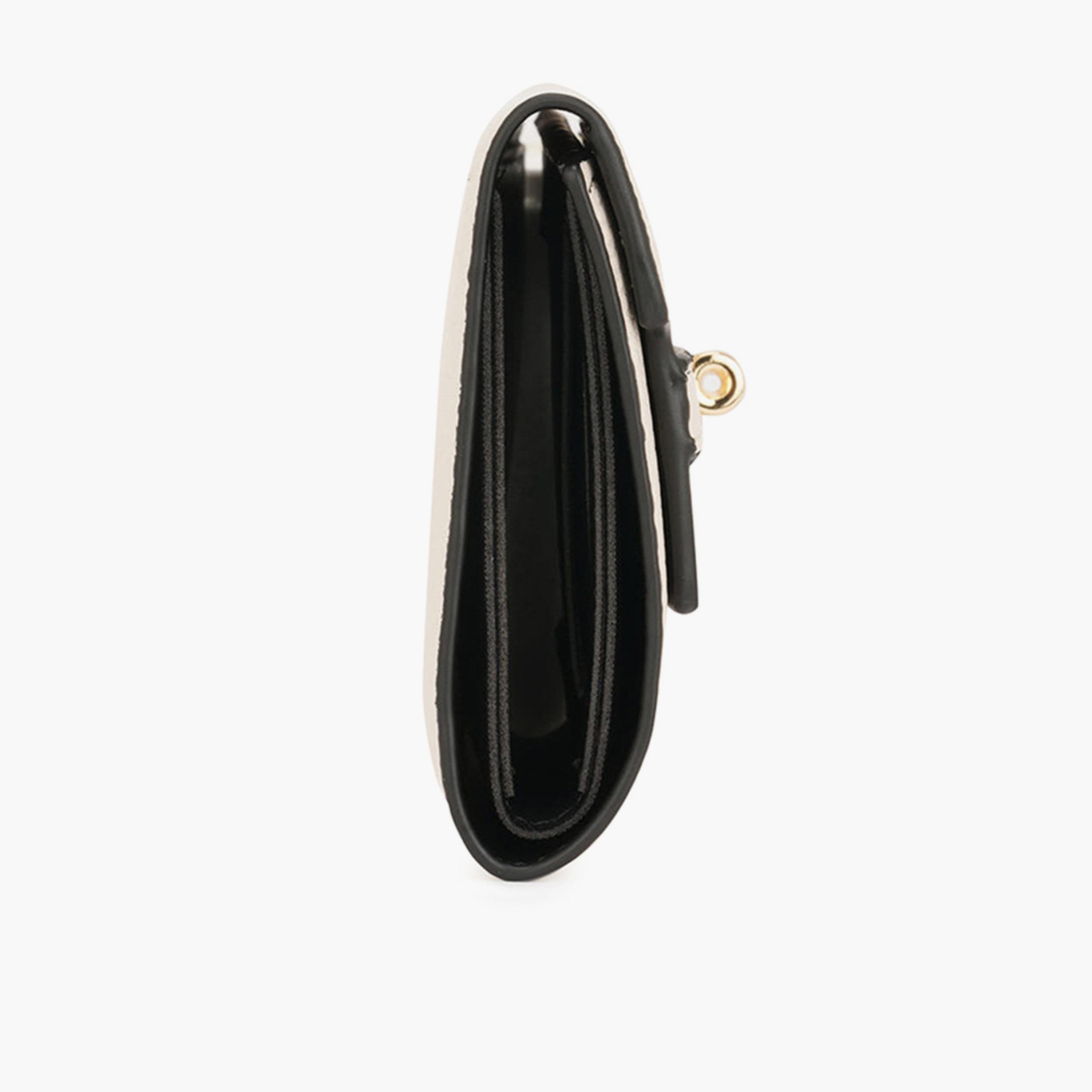 محفظة ثنائية الطي بتفاصيل بارزة الملمس-women-bagsandwallets-wallets-image-3