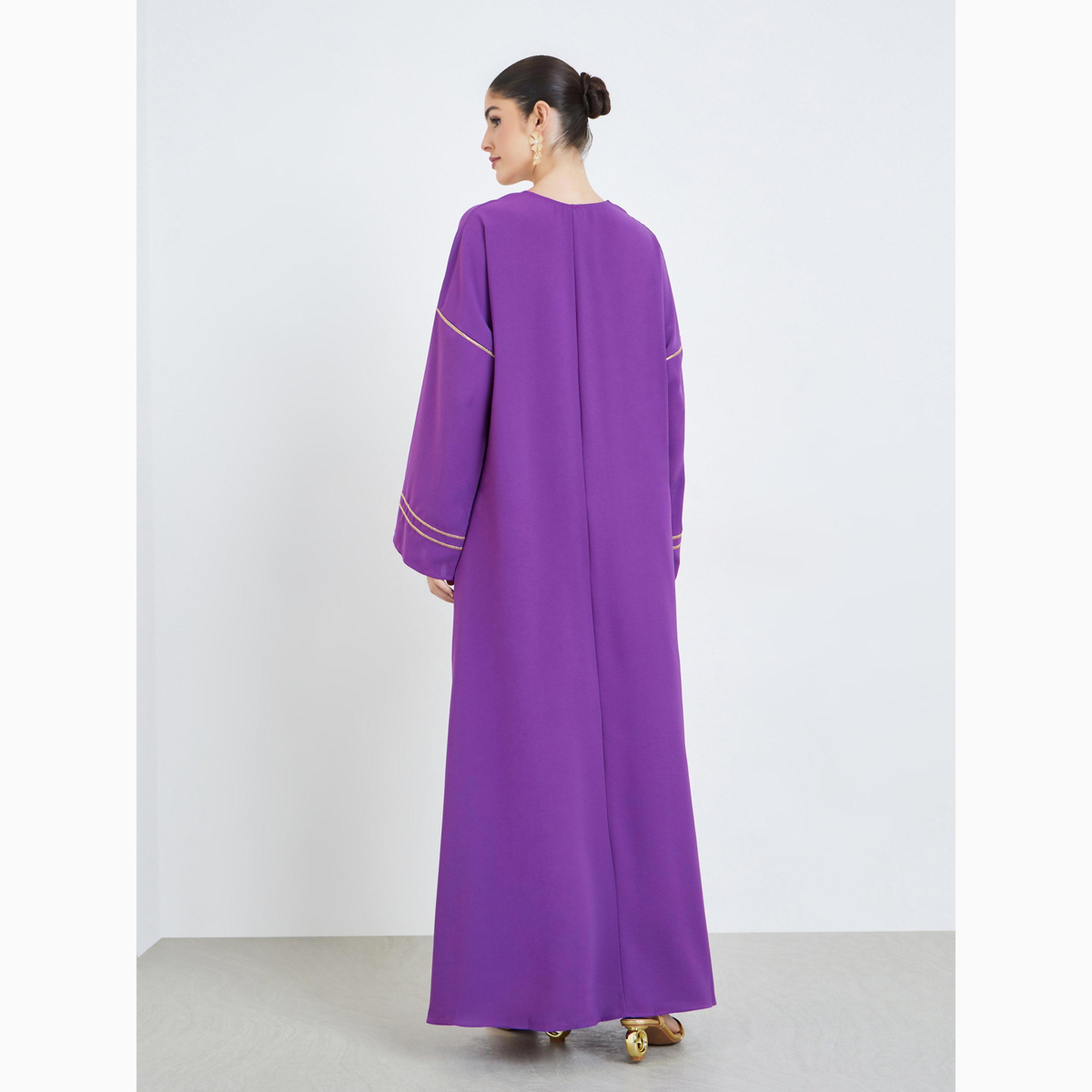 جلابية بياقة دائرية وتفاصيل مُطرّزة-women-arabicclothing-jalabiyas-image-5