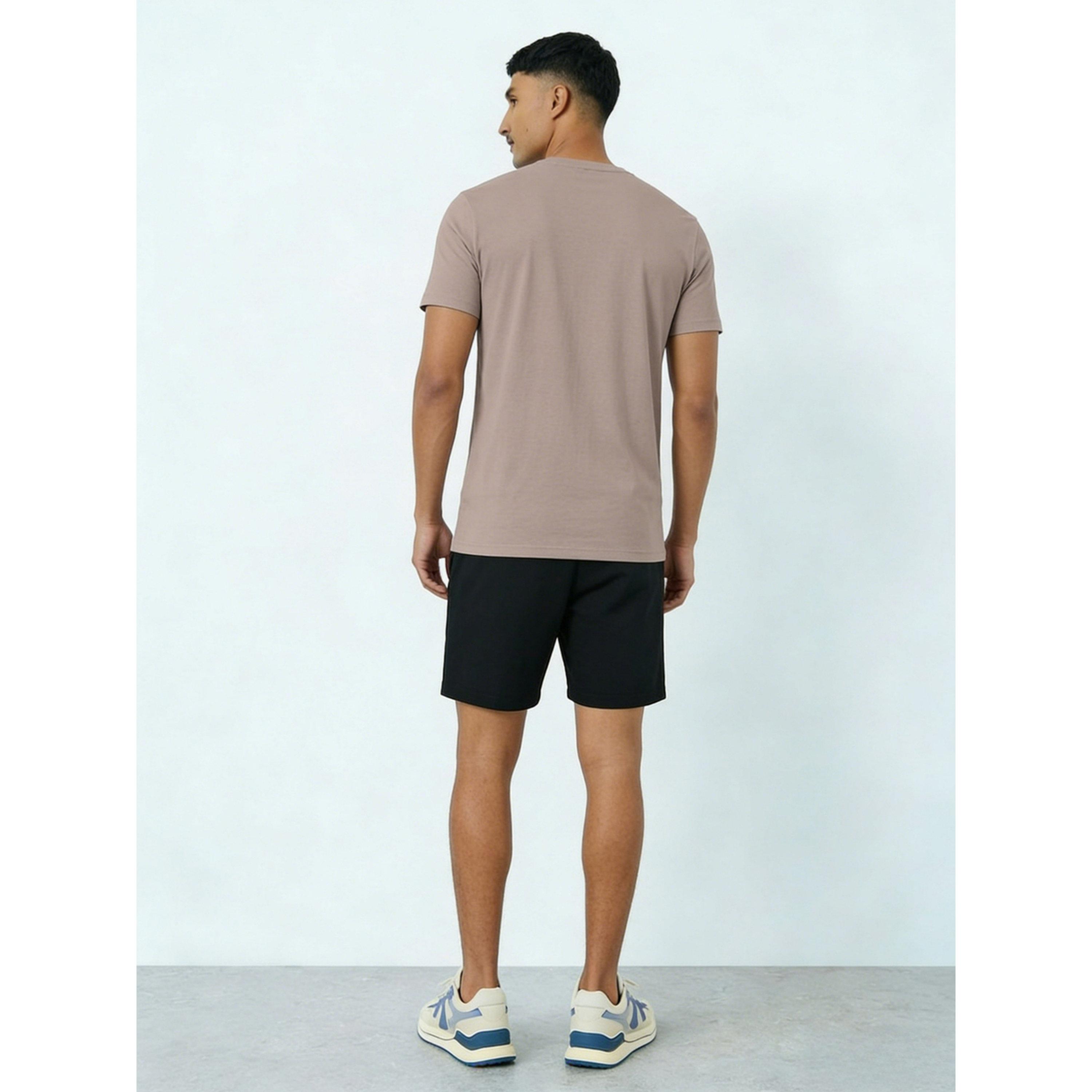 طقم منسق من شورت وتيشيرت سادة بياقة دائرية-men-clothing-coordsets-image-2