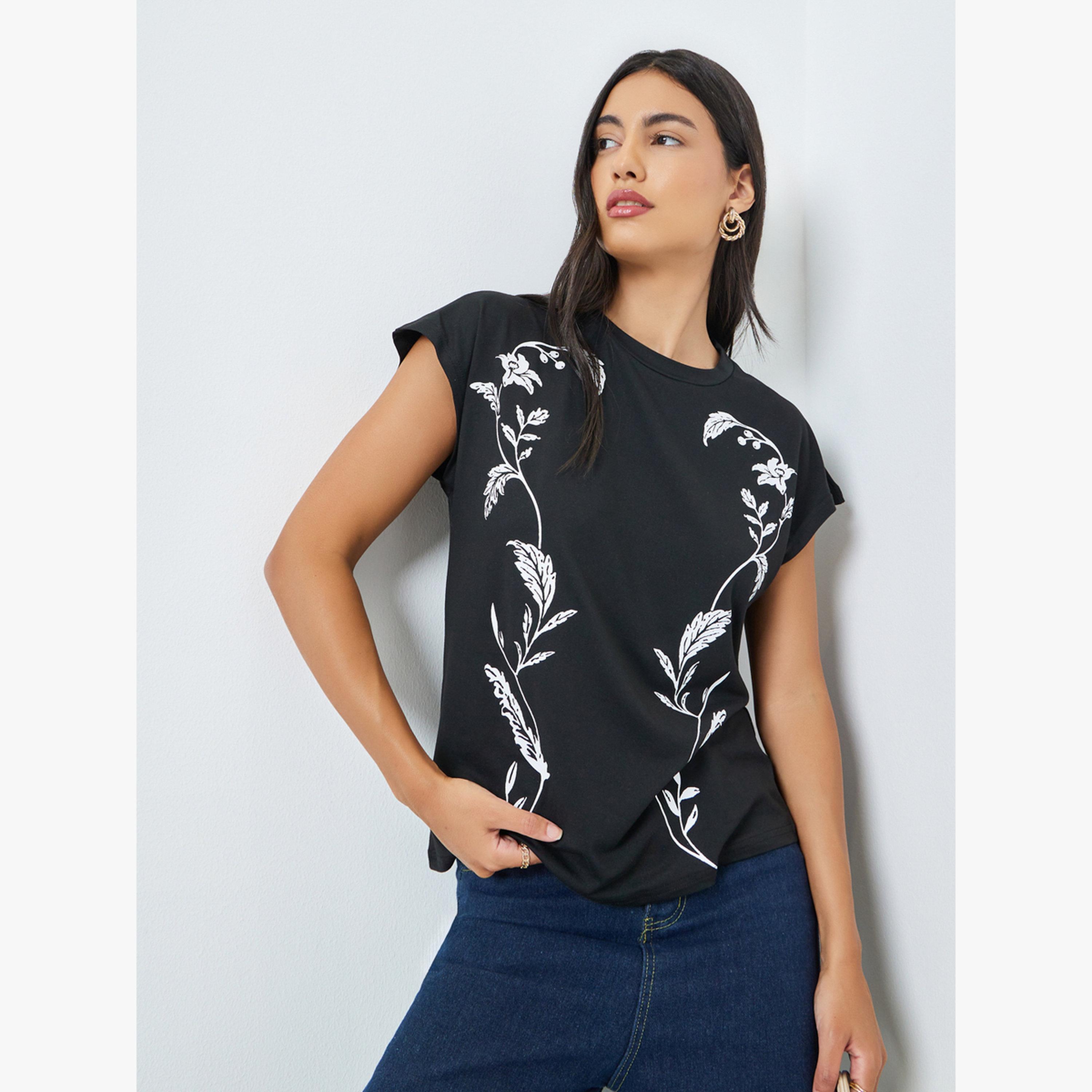 تيشيرت بطبعة زهور وأكمام قصيرة ممتدة-women-clothing-tshirts-image-1