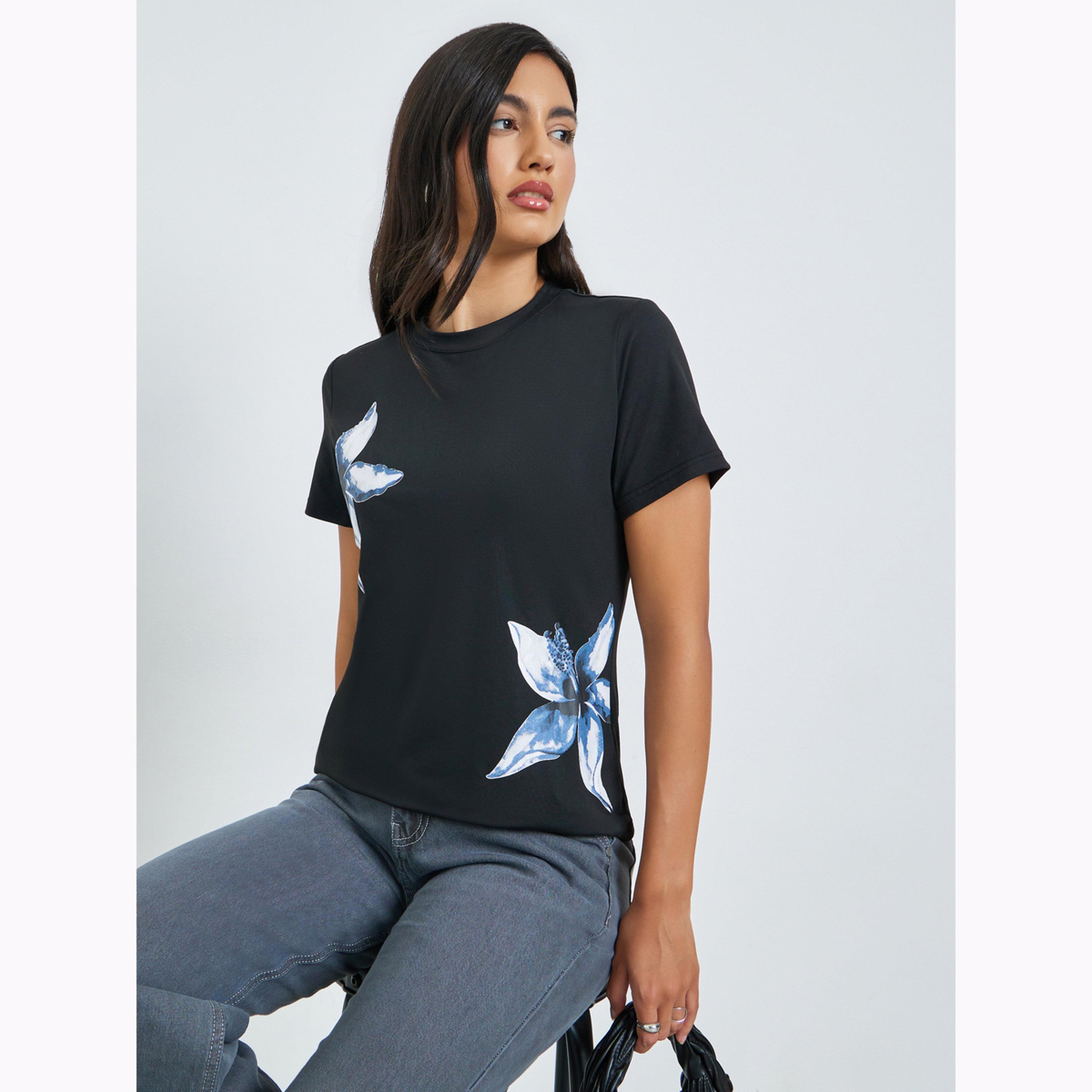 تيشيرت بأكمام قصيرة بطبعة زهور-women-clothing-tshirts-image-3