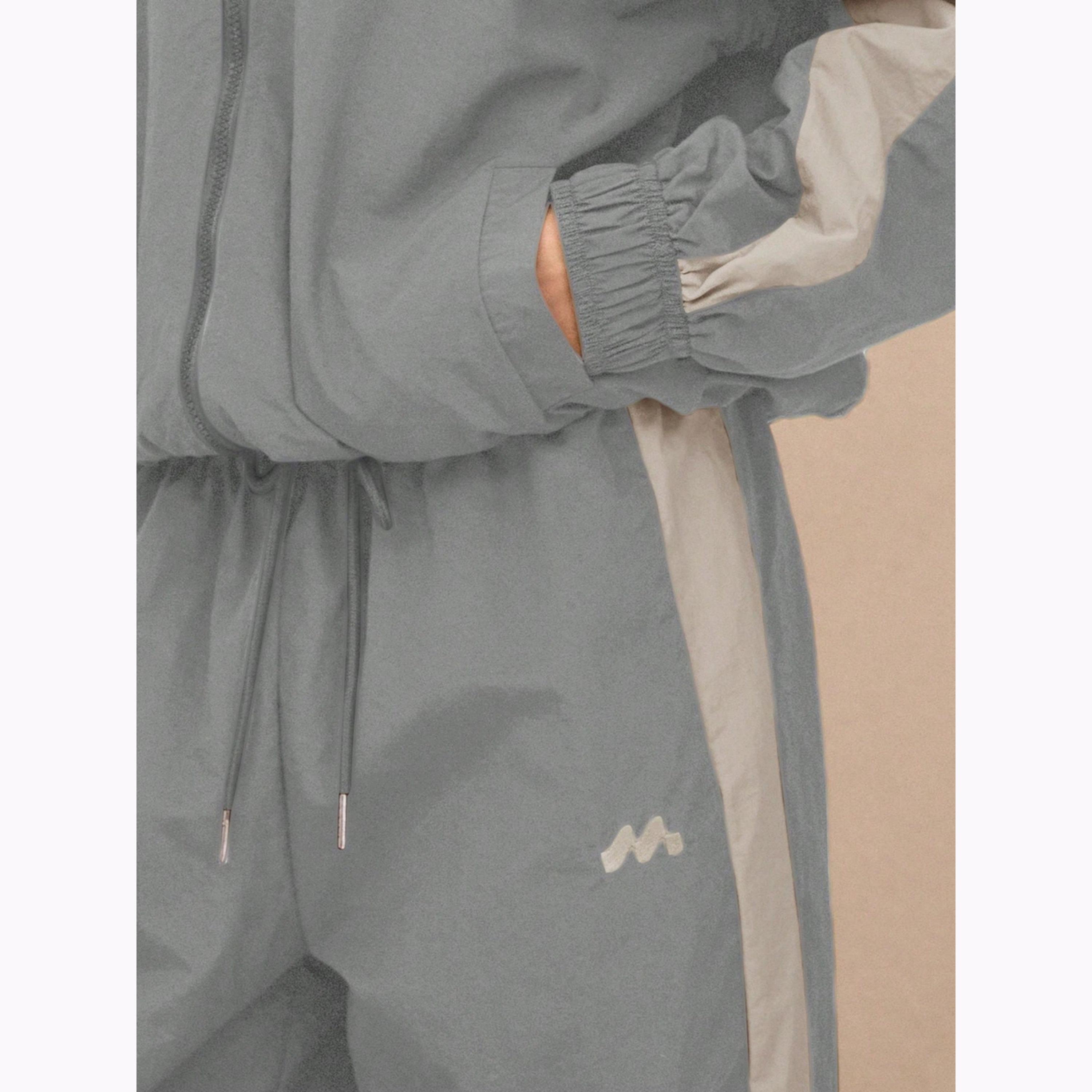 بنطال رياضي بأرجل واسعة ورباط-women-clothing-bottoms-joggers-image-5