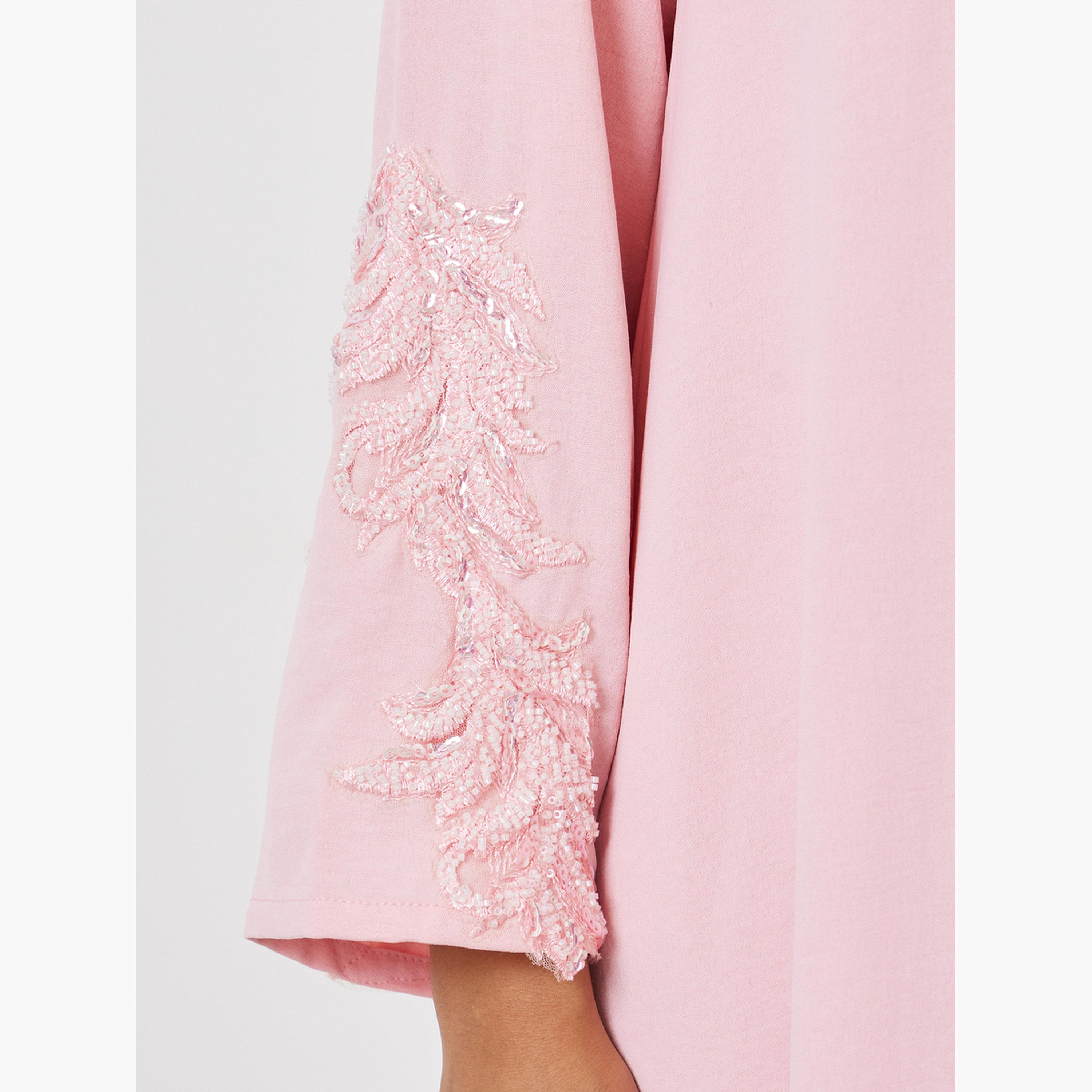 جلابية مطرزة بأزرار وحافة واسعة باللون الوردي-women-arabicclothing-jalabiyas-image-6