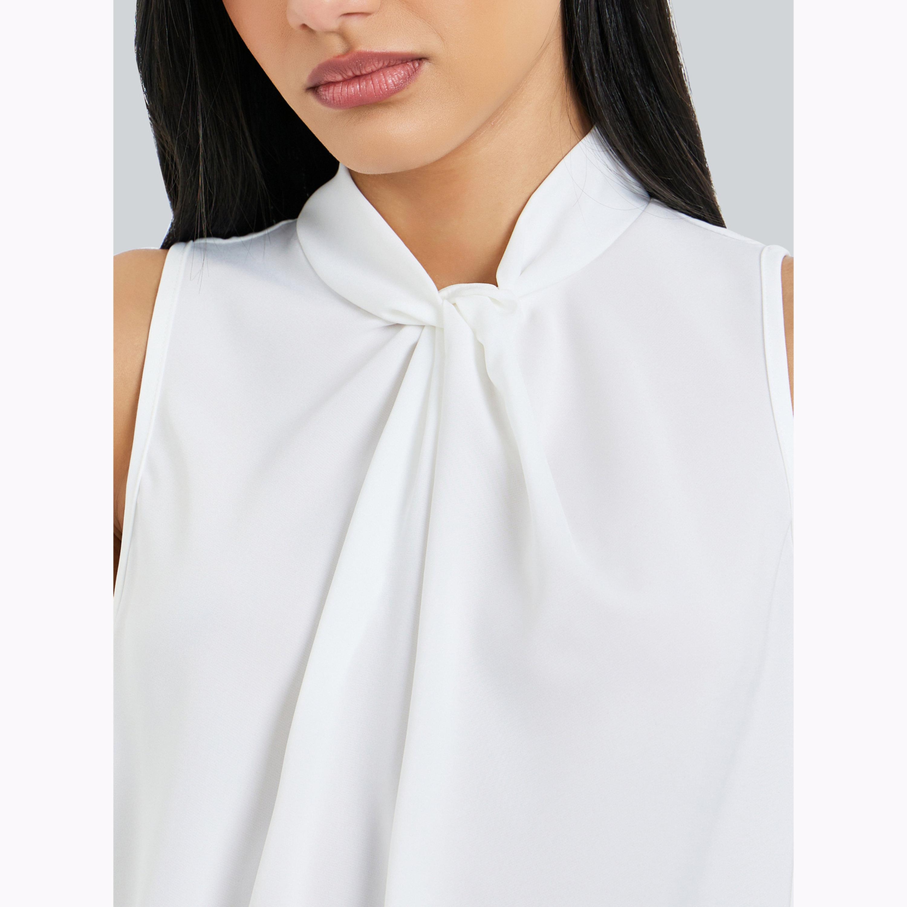 بلوزة بيضاء بدون أكمام بياقة عالية وتفصيل عقدة-women-clothing-shirtsandblouses-blouses-image-5