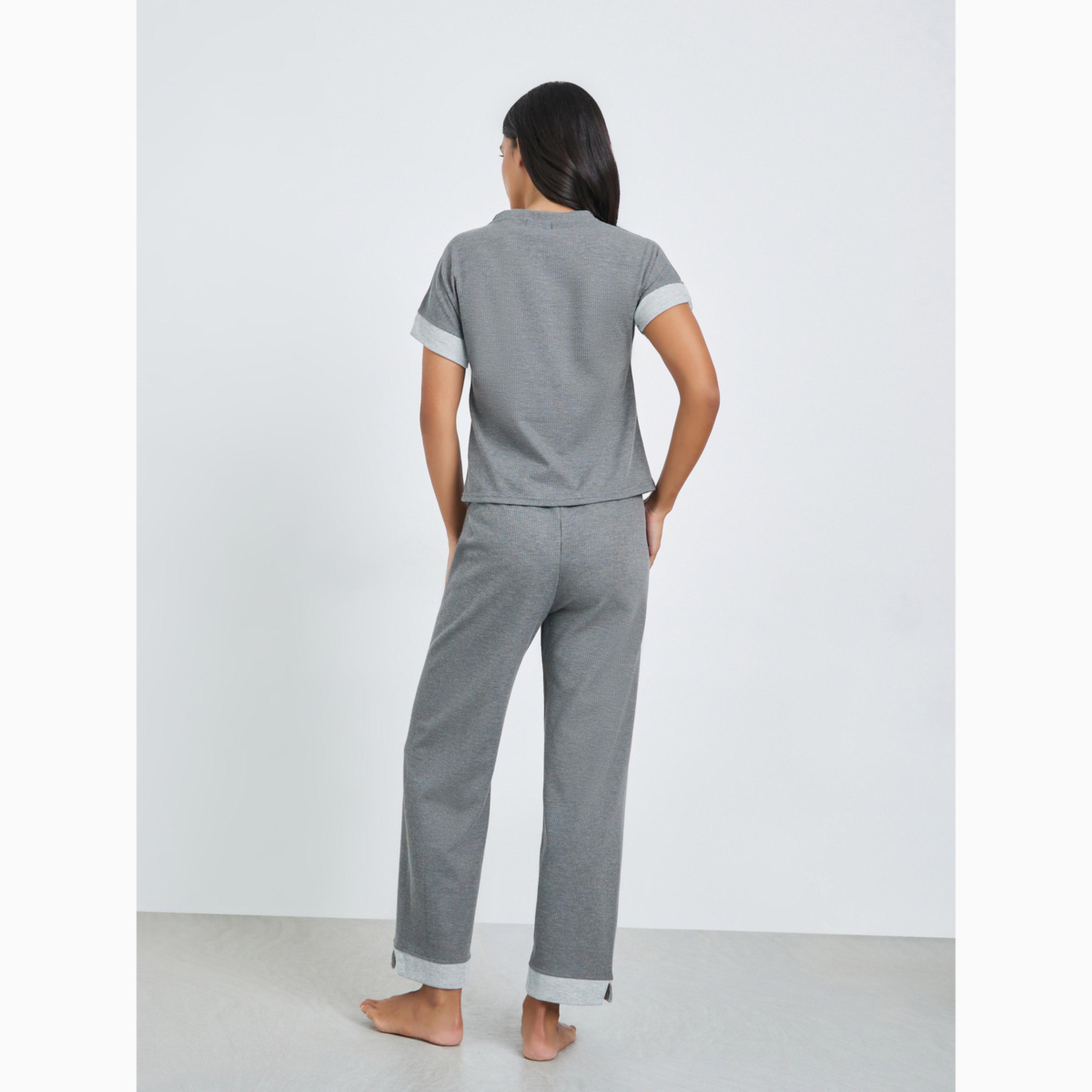 Styli Ribbed Contrast Hem T-Shirt and Pyjama Set-women-clothing-nightwear-pyjamas-longsets-image-5