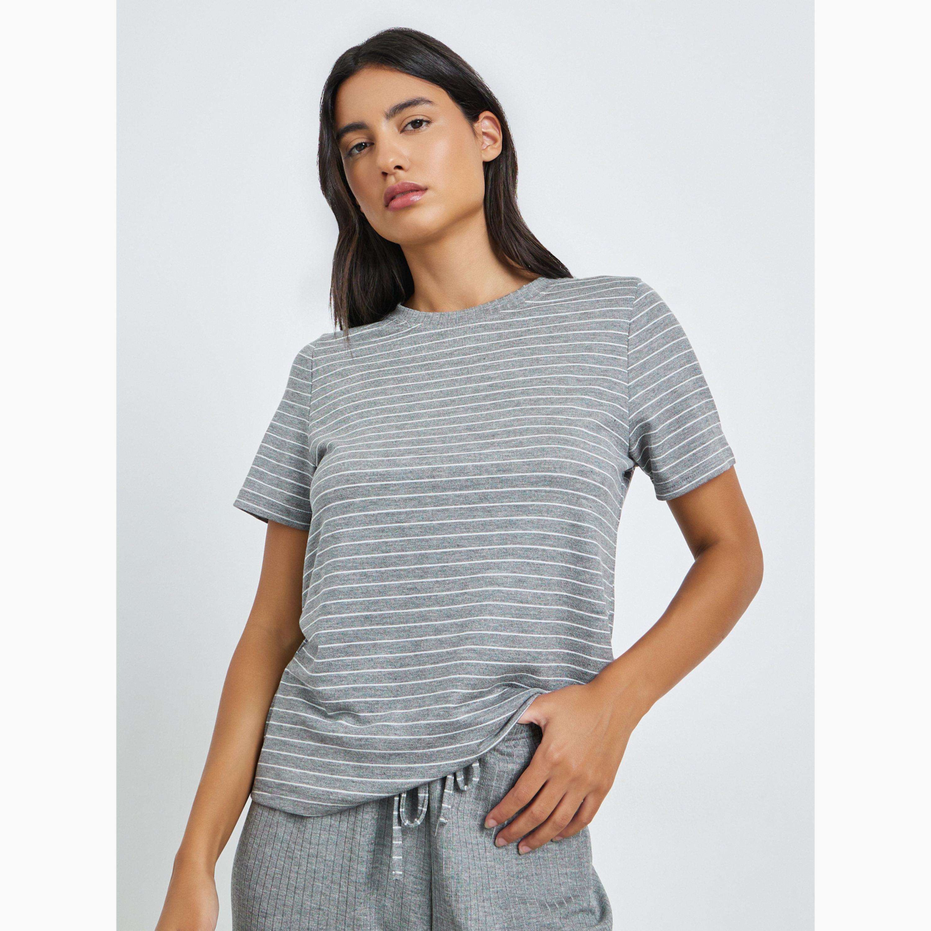 طقم بيجاما من بنطال وتيشيرت ومخطط-women-clothing-nightwear-pyjamas-longsets-image-2