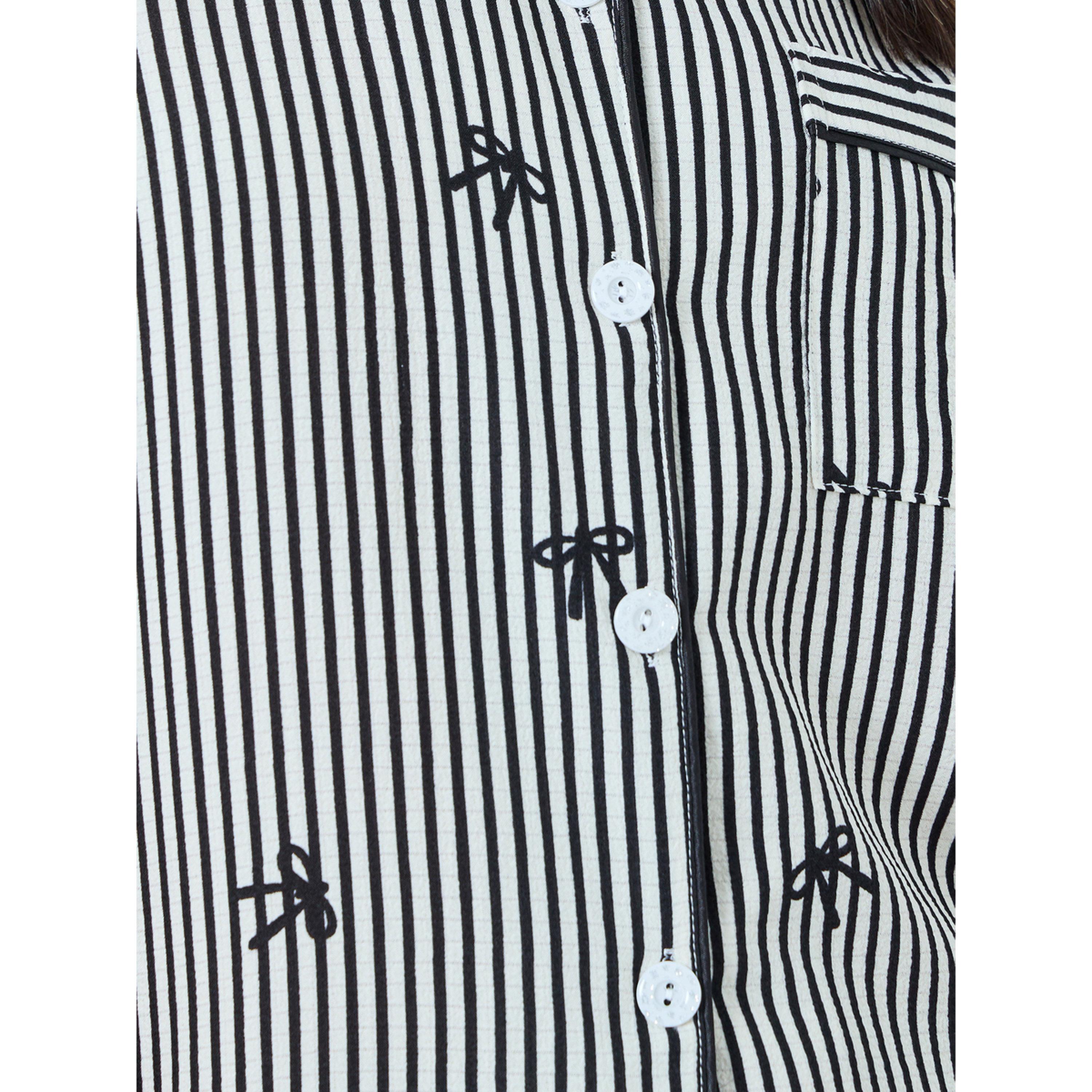 مجموعة من شورت وبلوزة بطبعة فيونكة ومخططة-women-clothing-nightwear-pyjamas-shortsets-image-1