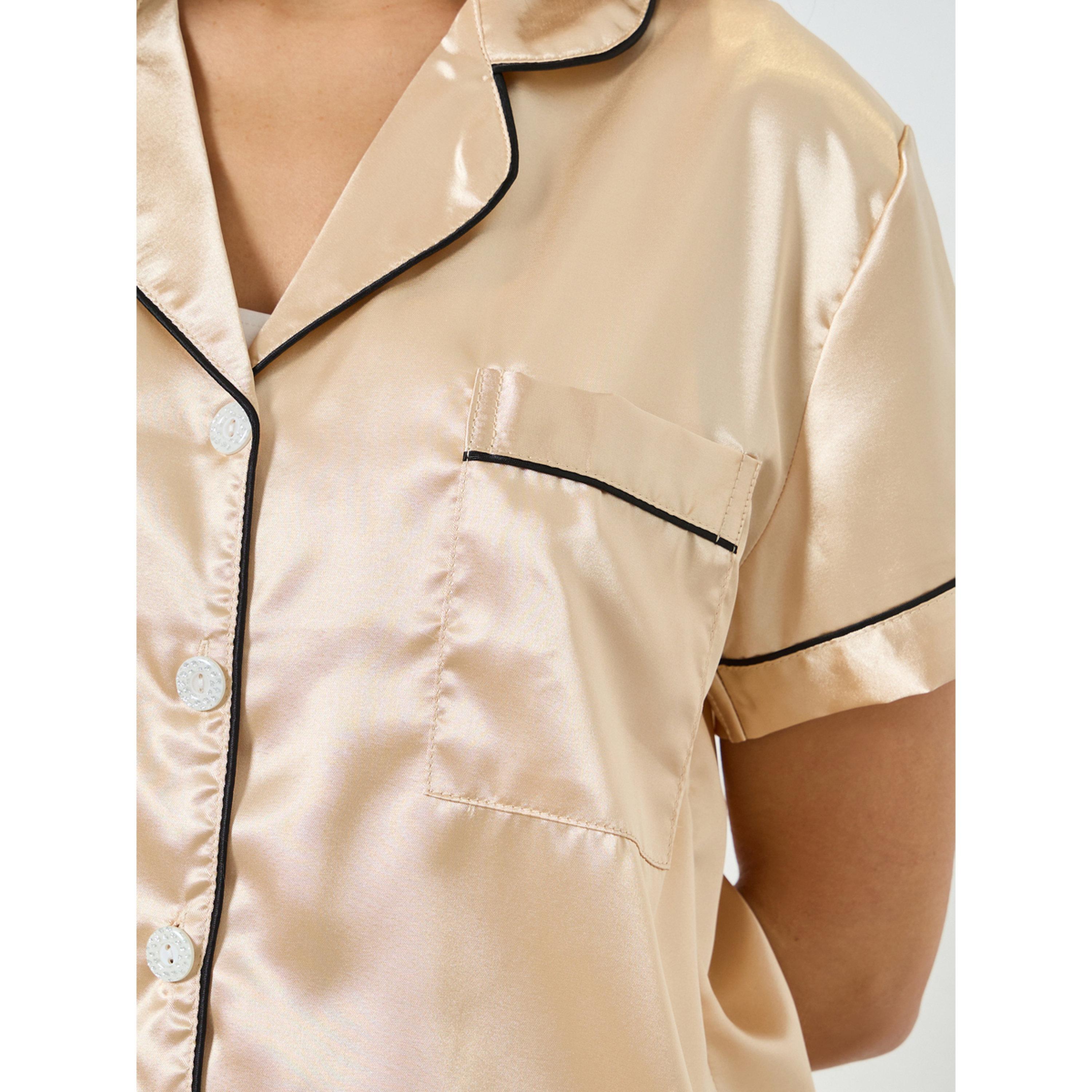 مجموعة من شورت وبلوزة سادة بتفاصيل حواف-women-clothing-nightwear-pyjamas-shortsets-image-1