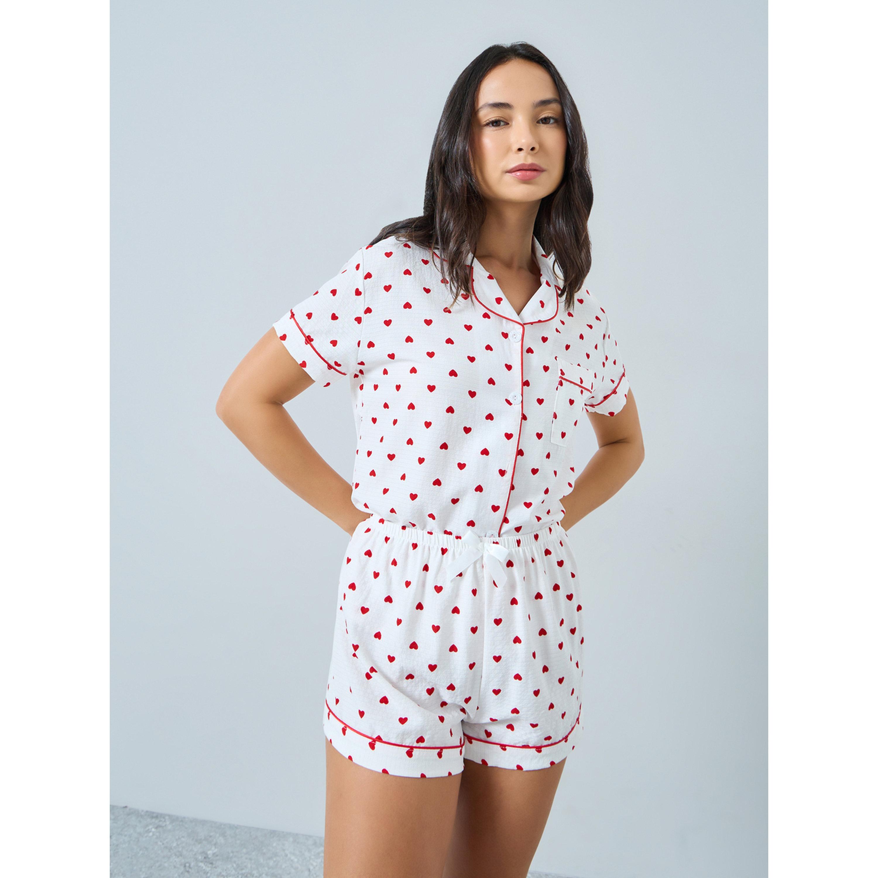 مجموعة من شورت وبلوزة بطبعة قلوب-women-clothing-nightwear-pyjamas-shortsets-image-4