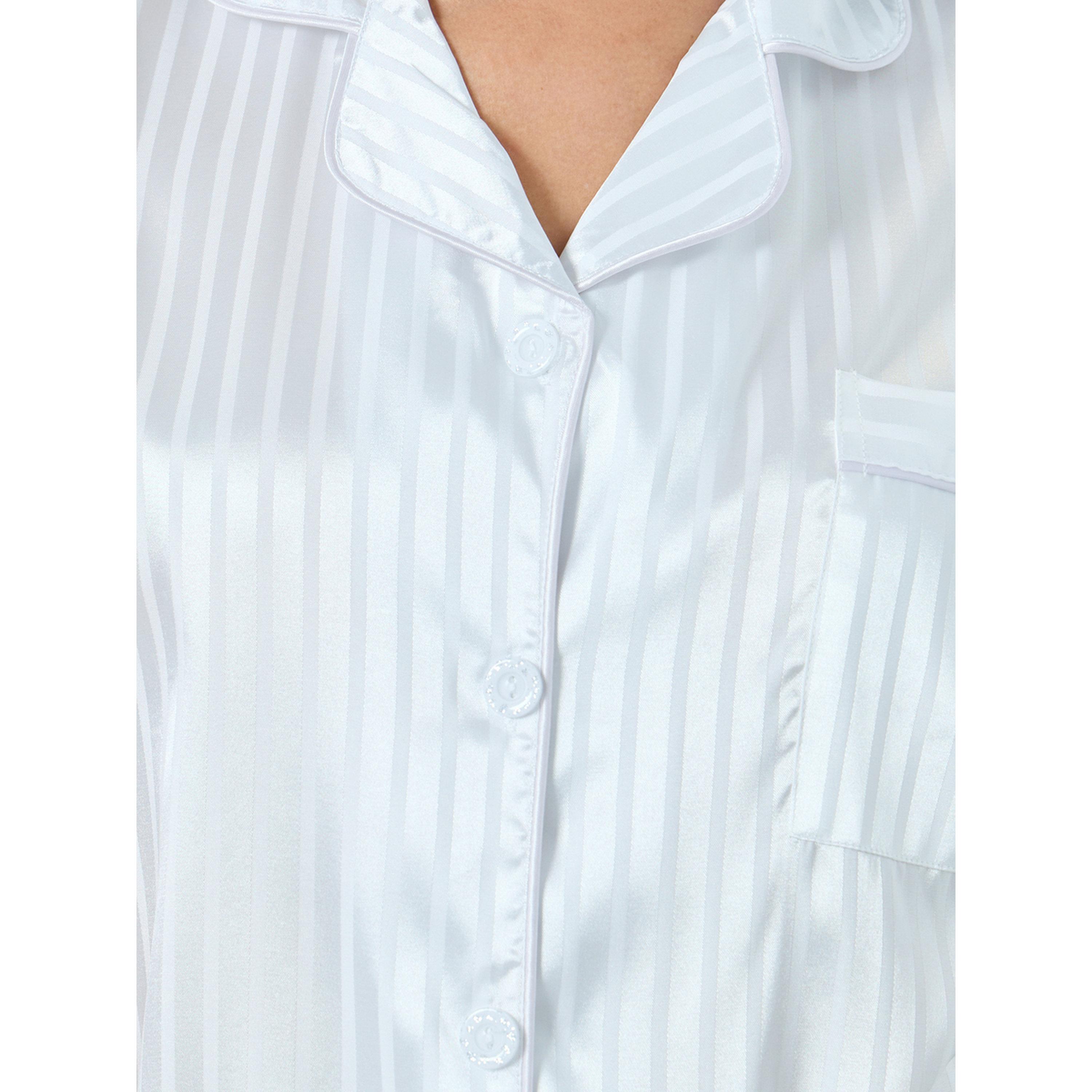 مجموعة من شورت وبلوزة ستان بنمط مكرر-women-clothing-nightwear-pyjamas-shortsets-image-1