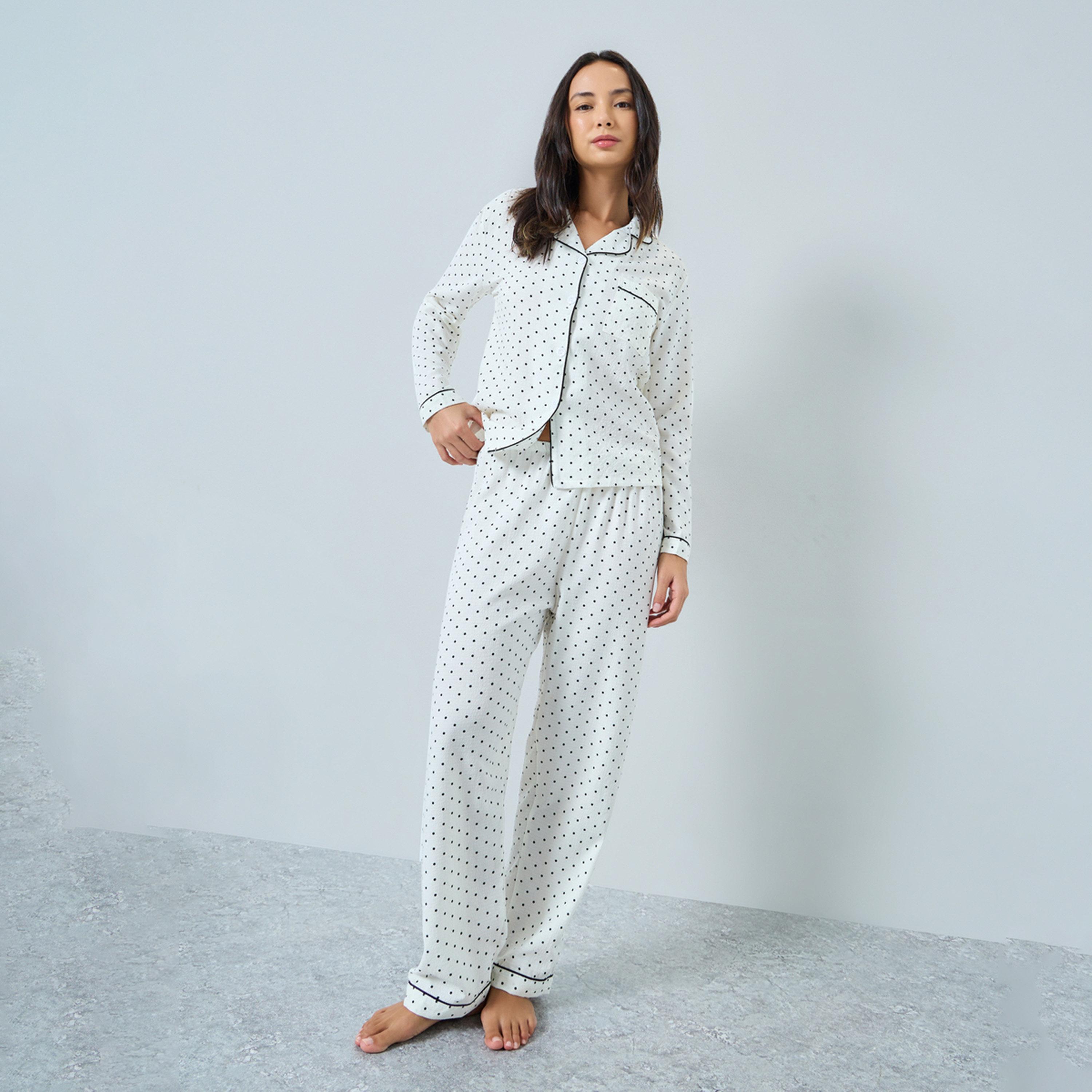 طقم بيجاما من بنطال وبلوزة مطوية بتفاصيل أنابيب وطبعة منقطة-women-clothing-nightwear-pyjamas-longsets-image-1