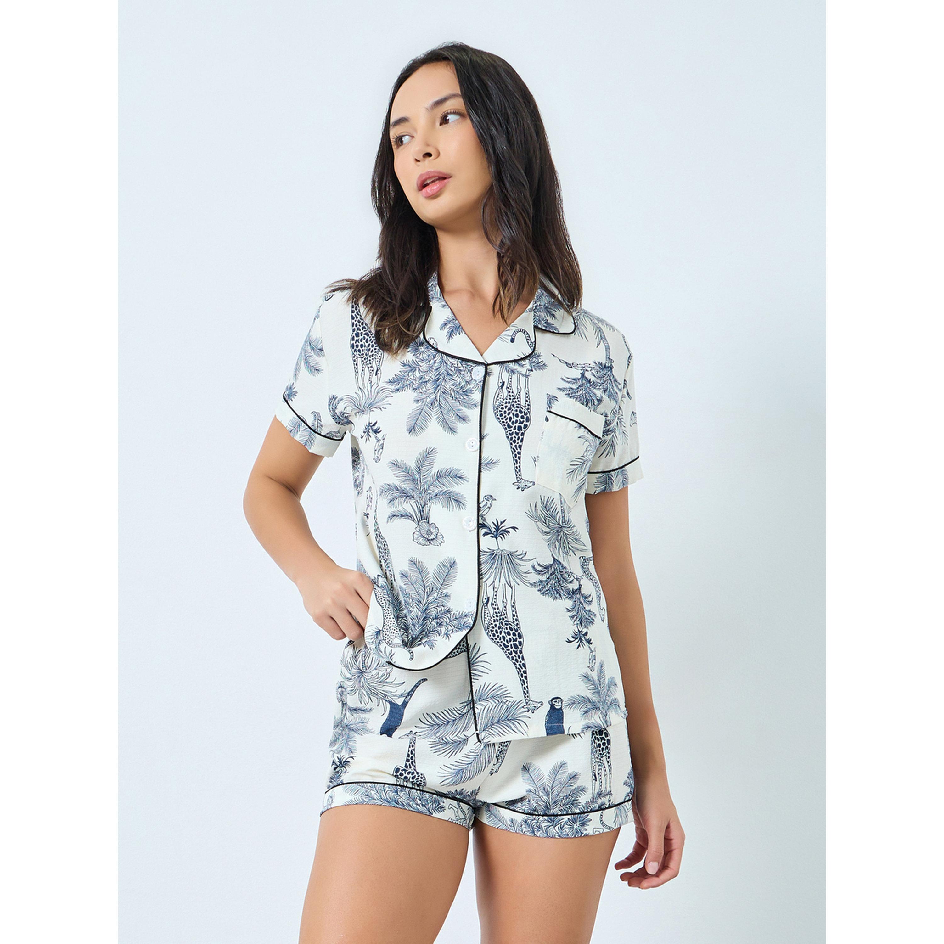 مجموعة من شورت وبلوزة بطبعة سفاري وتفاصيل أنابيب-women-clothing-nightwear-pyjamas-shortsets-image-4