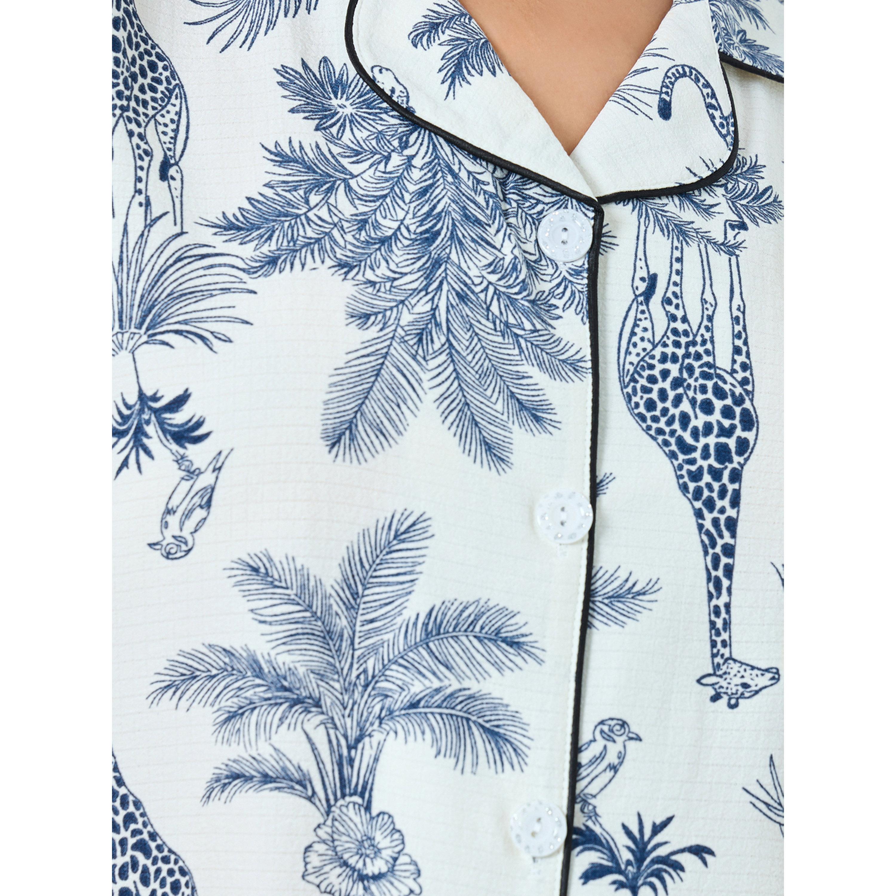 مجموعة من شورت وبلوزة بطبعة سفاري وتفاصيل أنابيب-women-clothing-nightwear-pyjamas-shortsets-image-1
