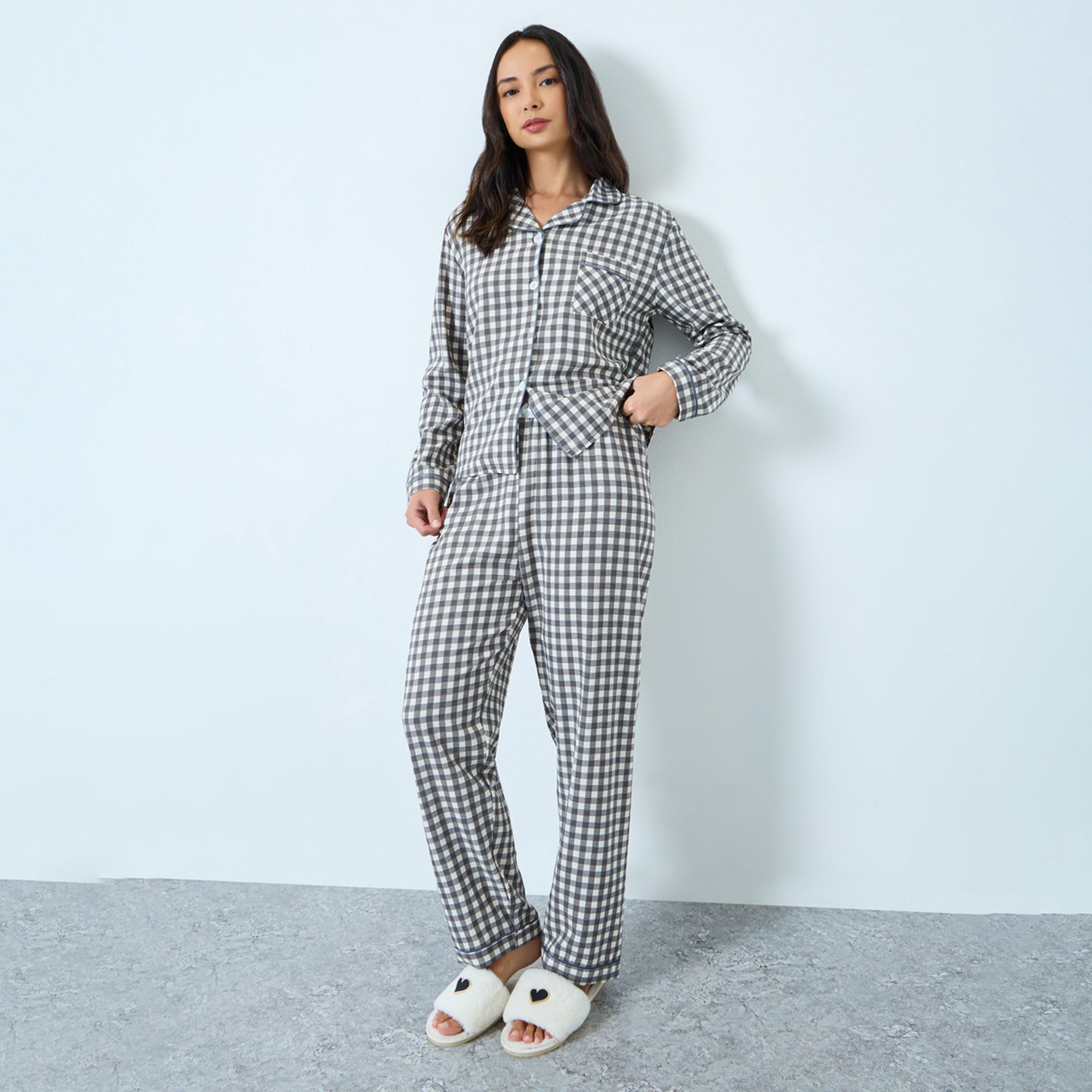 طقم بيجاما من بنطال وبلوزة كاروهات صغيرة-women-clothing-nightwear-pyjamas-longsets-image-1