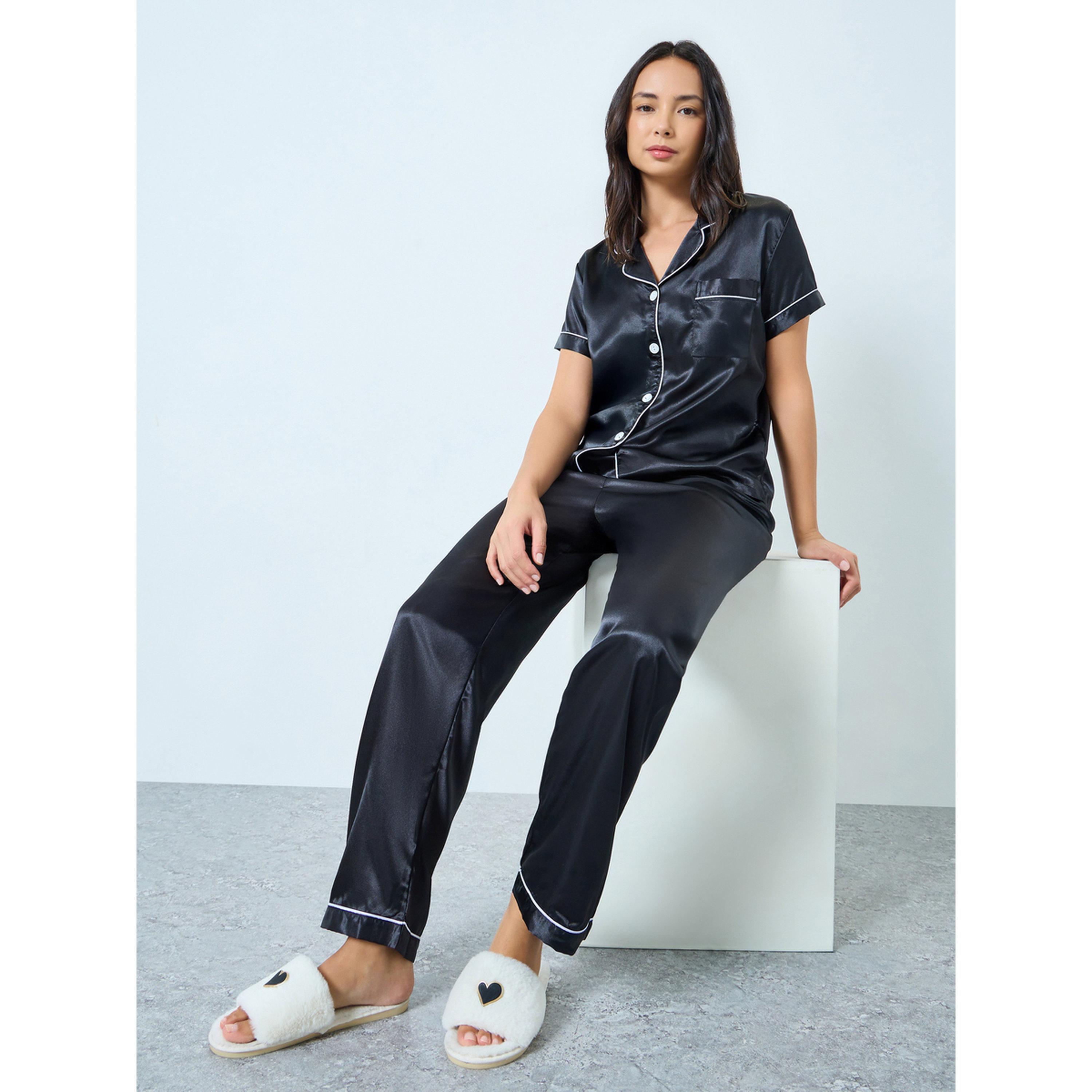 مجموعة من 3 قطع شورت وبنطال وبلوزة بتفاصيل أنابيب متباينة-women-clothing-nightwear-pyjamas-longsets-image-3