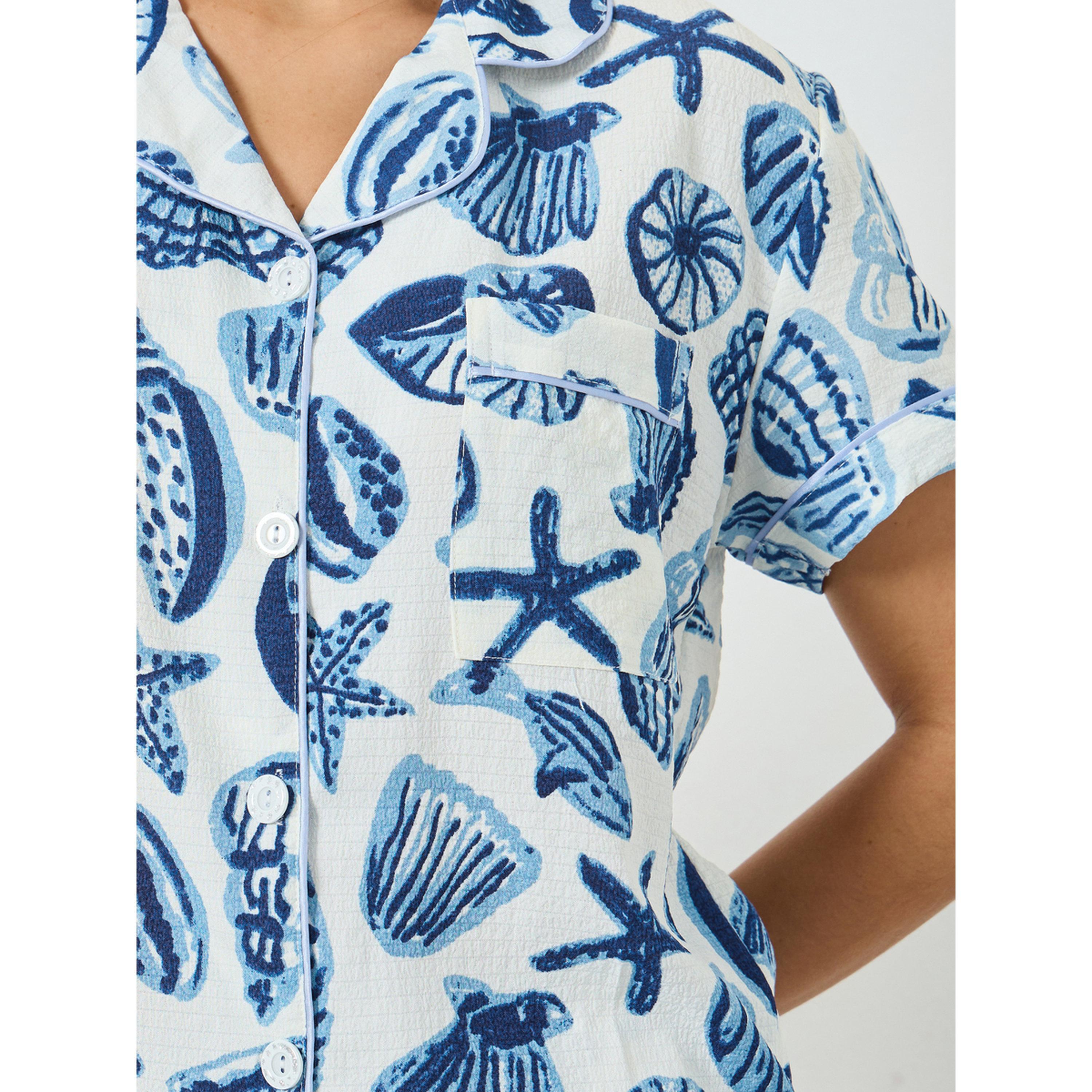 مجموعة من شورت وبلوزة بطبعة صدف-women-clothing-nightwear-pyjamas-shortsets-image-1