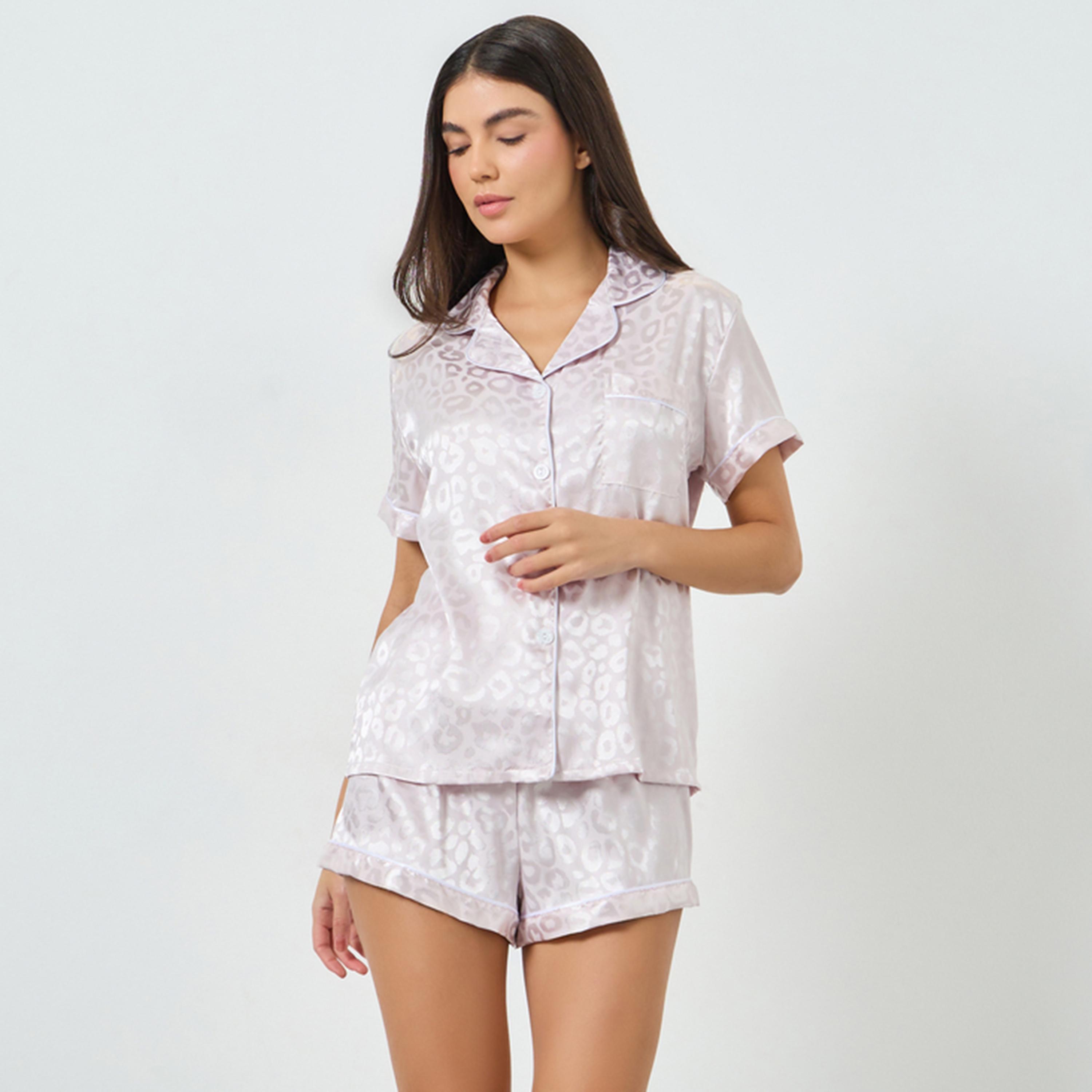 مجموعة من شورت وبلوزة بطبعة فهد-women-clothing-nightwear-pyjamas-shortsets-image-5