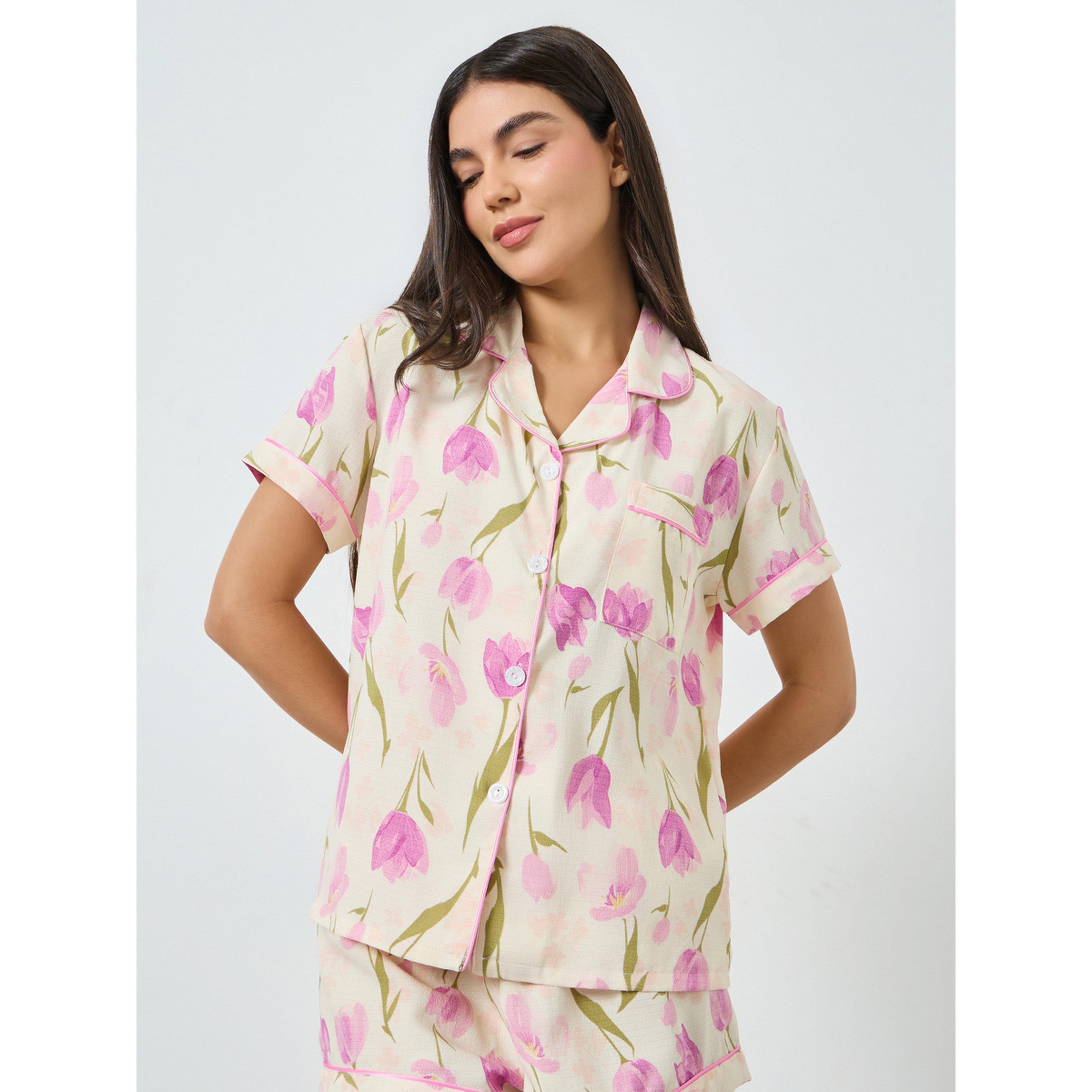 مجموعة من شورت وبلوزة بأكمام قصيرة وطبعة زهور-women-clothing-nightwear-pyjamas-shortsets-image-2