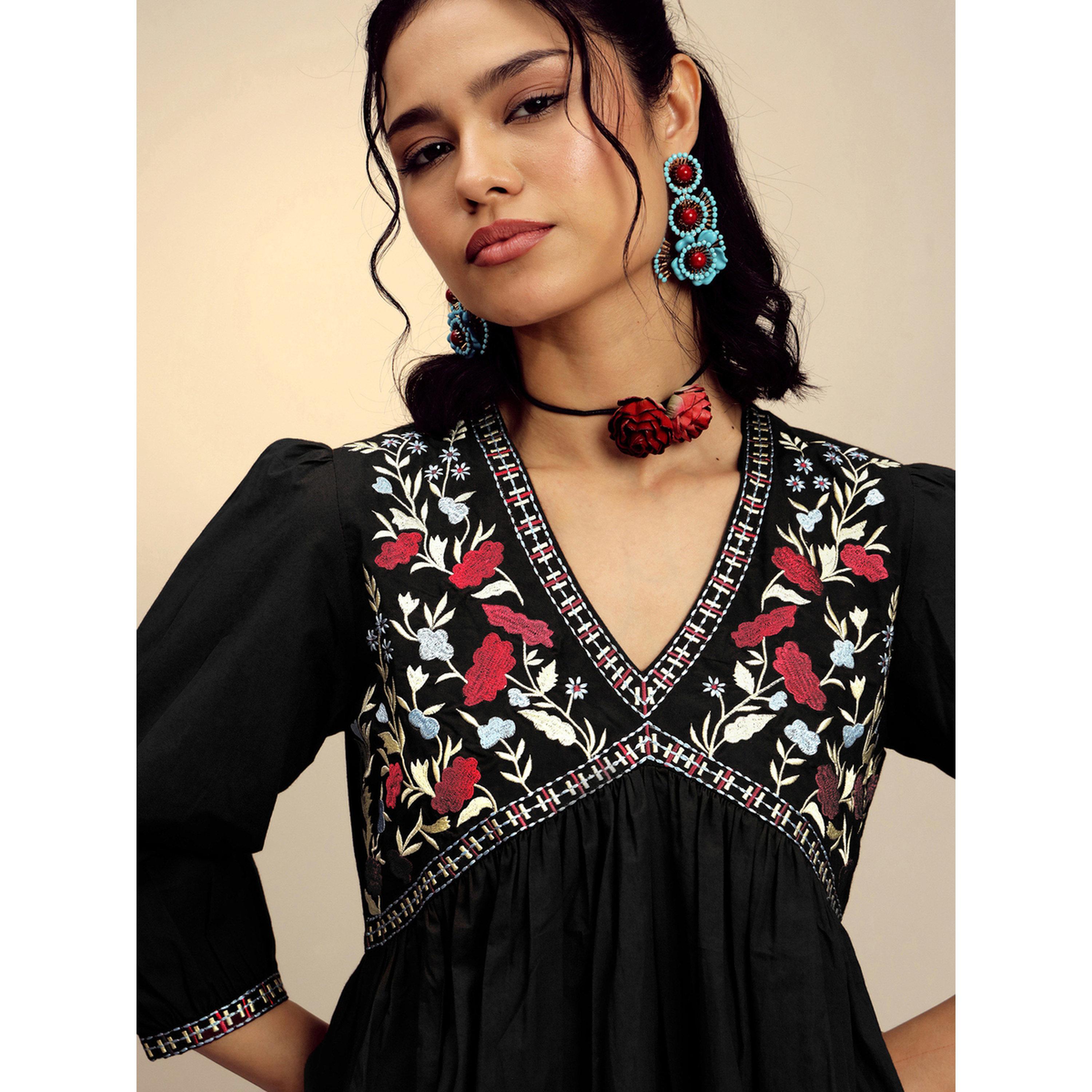 فستان قصير بوبلين مطرز وتفاصيل مزمومة أسود-women-clothing-dresses-image-5