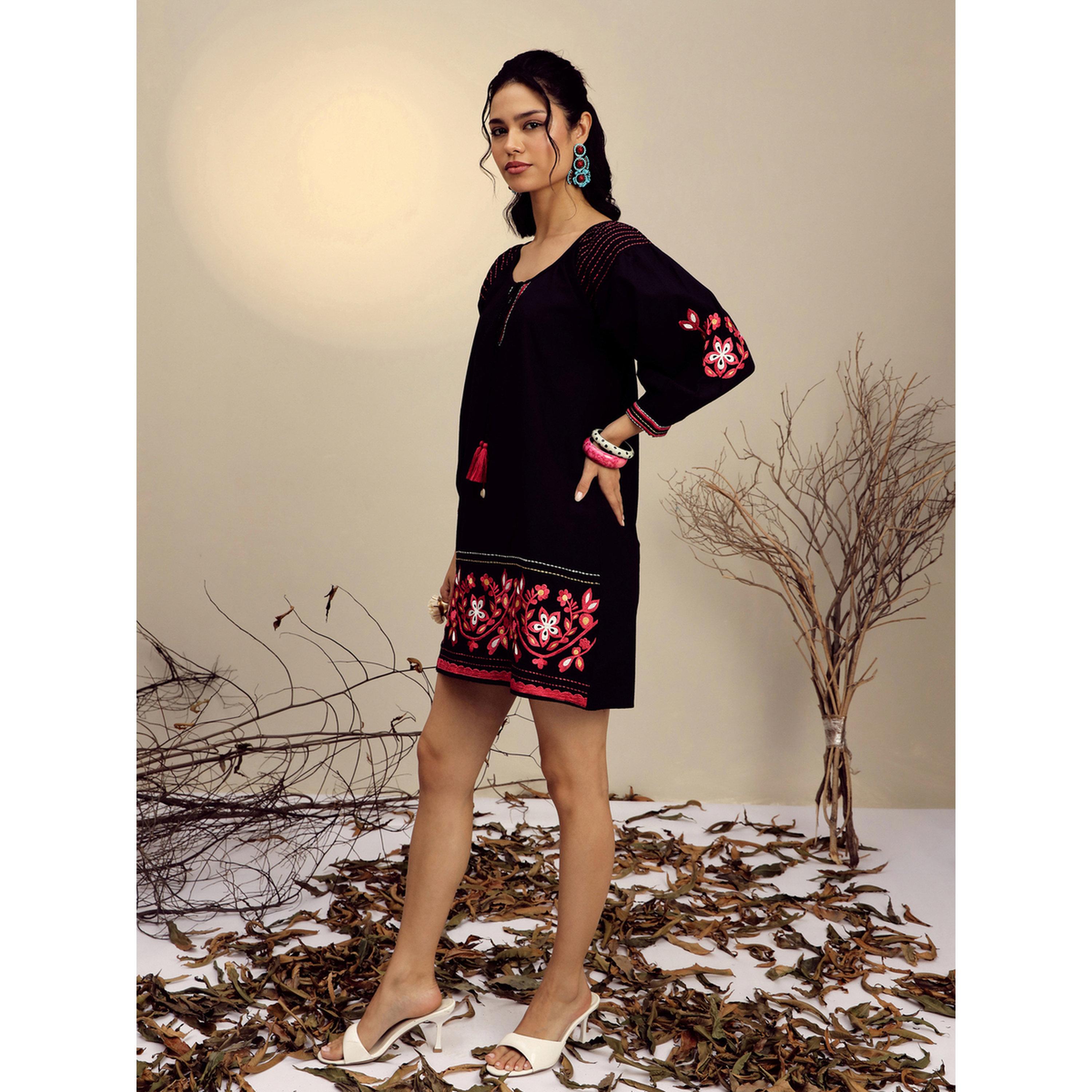 فستان قصير بوبلين مطرز أسود-women-clothing-dresses-image-3