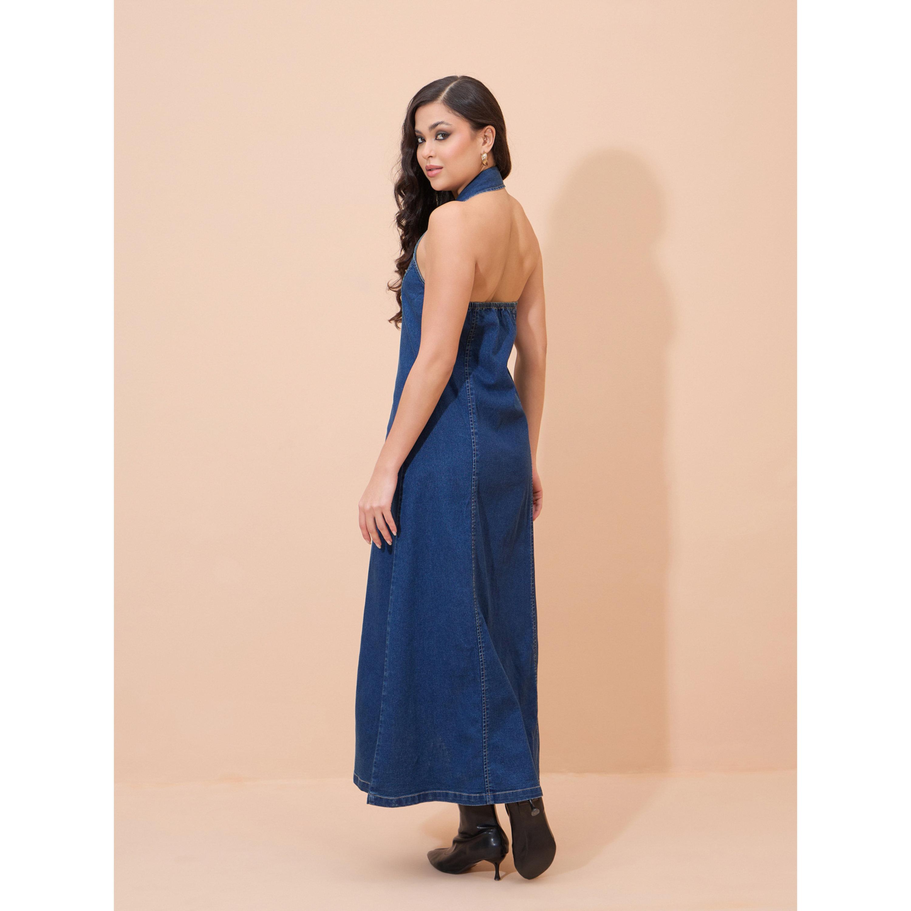 فستان طويل دنيم بياقة هولتر وأزرار أزرق-women-clothing-dresses-image-5