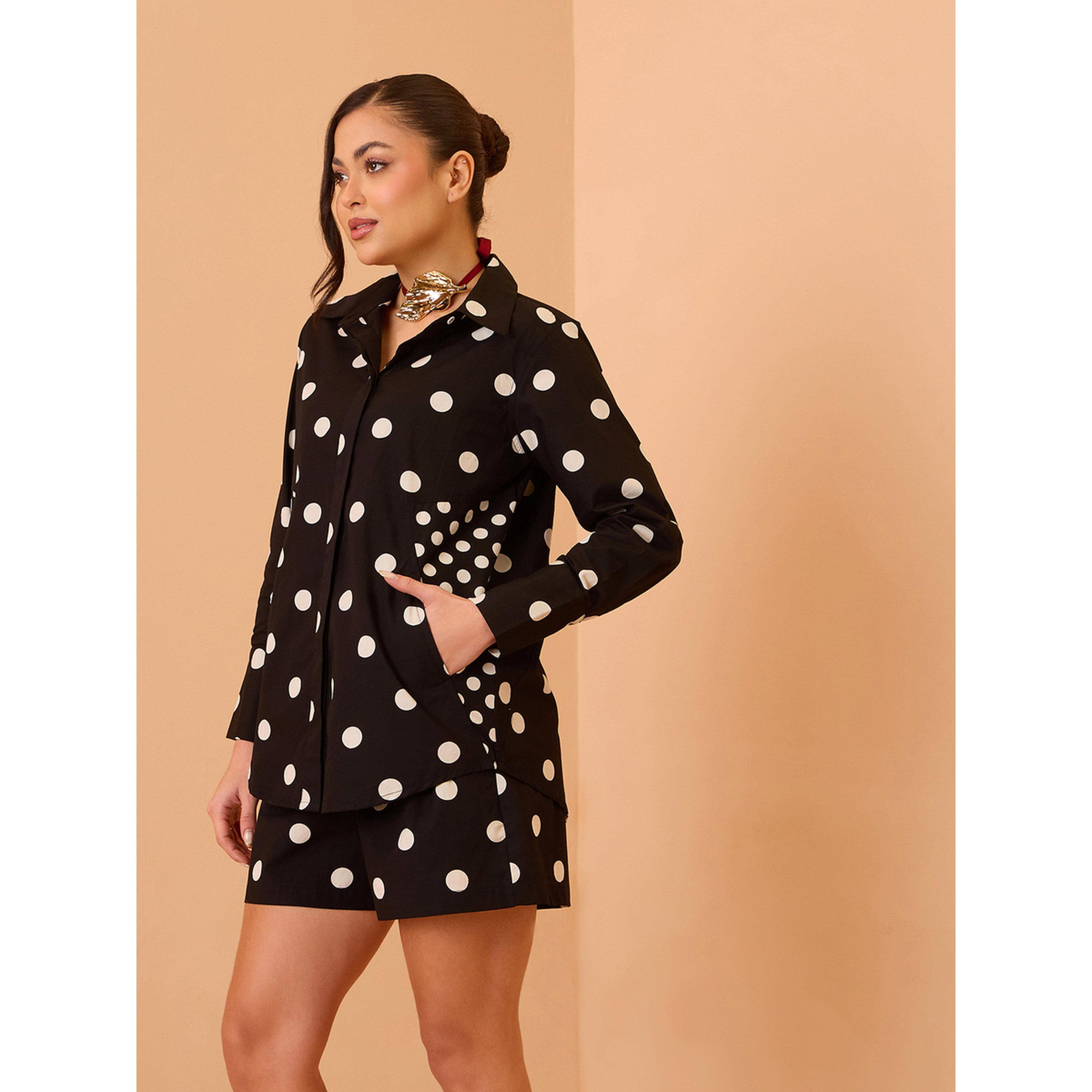 طقم منسق من شورت وبلوزة قطن بطبعة منقطة أسود-women-clothing-coordsets-image-3