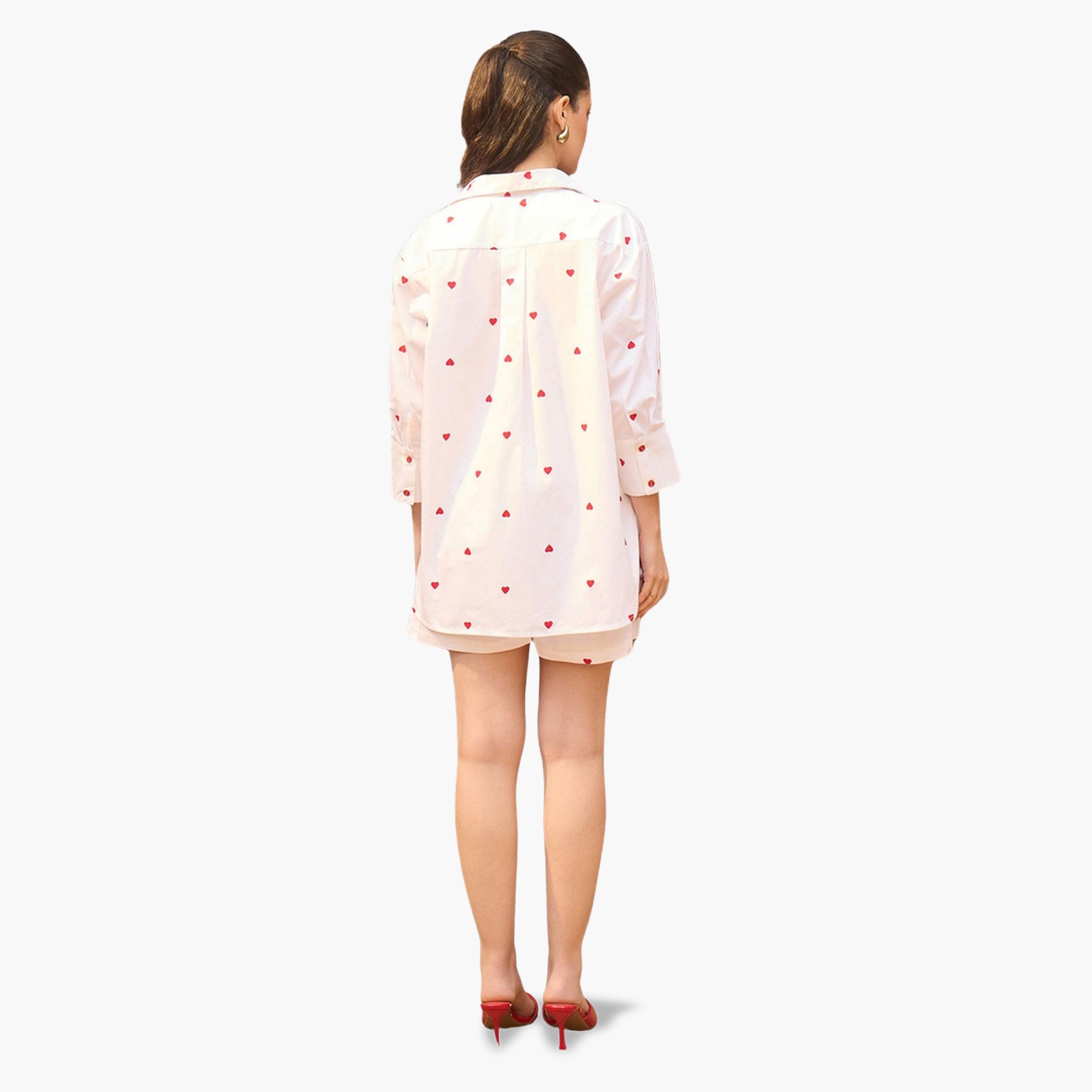 طقم منسق من شورت بيبر باغ وبلوزة بطبعة قلوب أبيض-women-clothing-coordsets-image-5