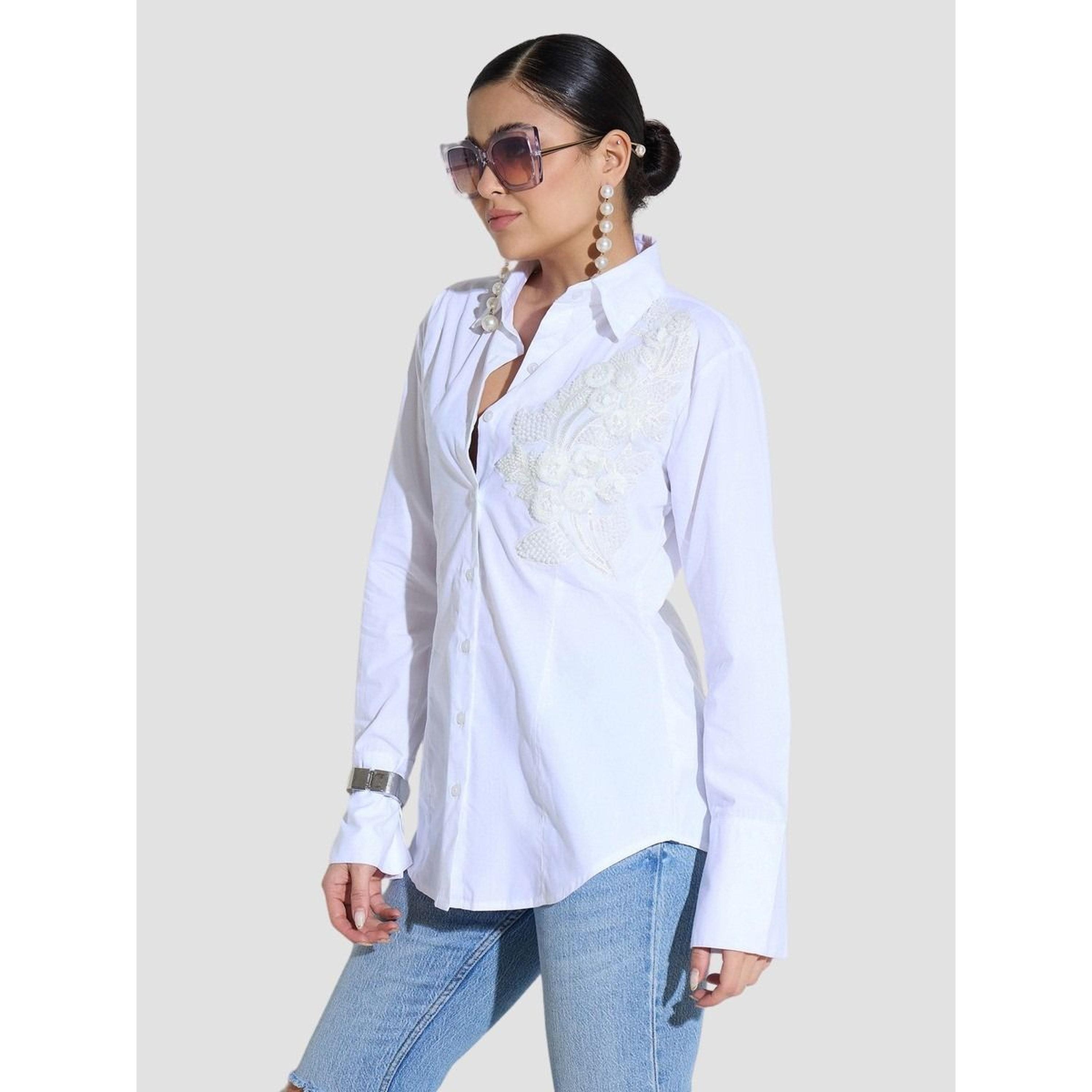 بلوزة قصة ضيقة بتفاصيل دانتيل مزينة أبيض-women-clothing-shirtsandblouses-shirts-image-3