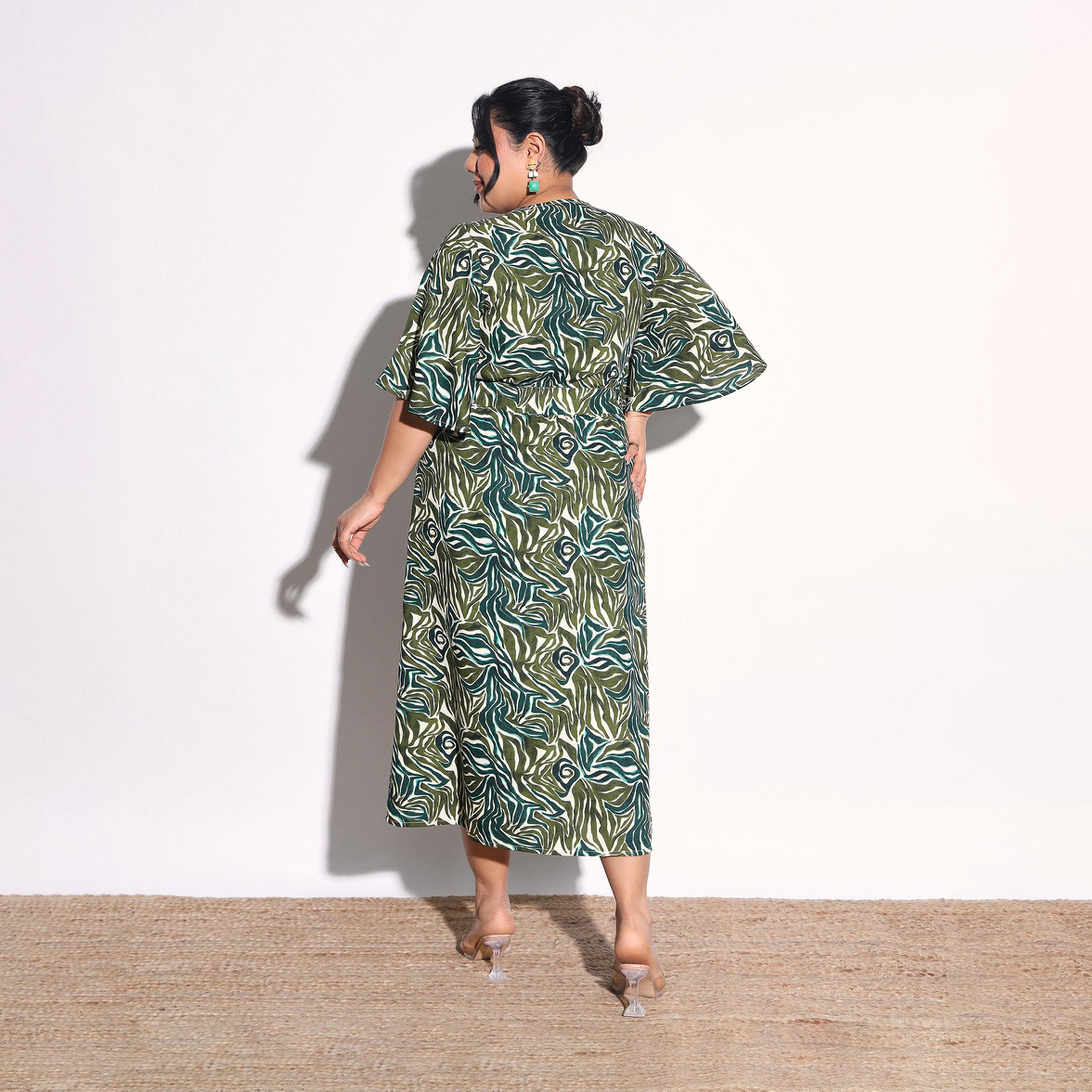 Sassafras X Styli Plus Size Printed Front Slit Midi Dress-women-clothing-dresses-image-5