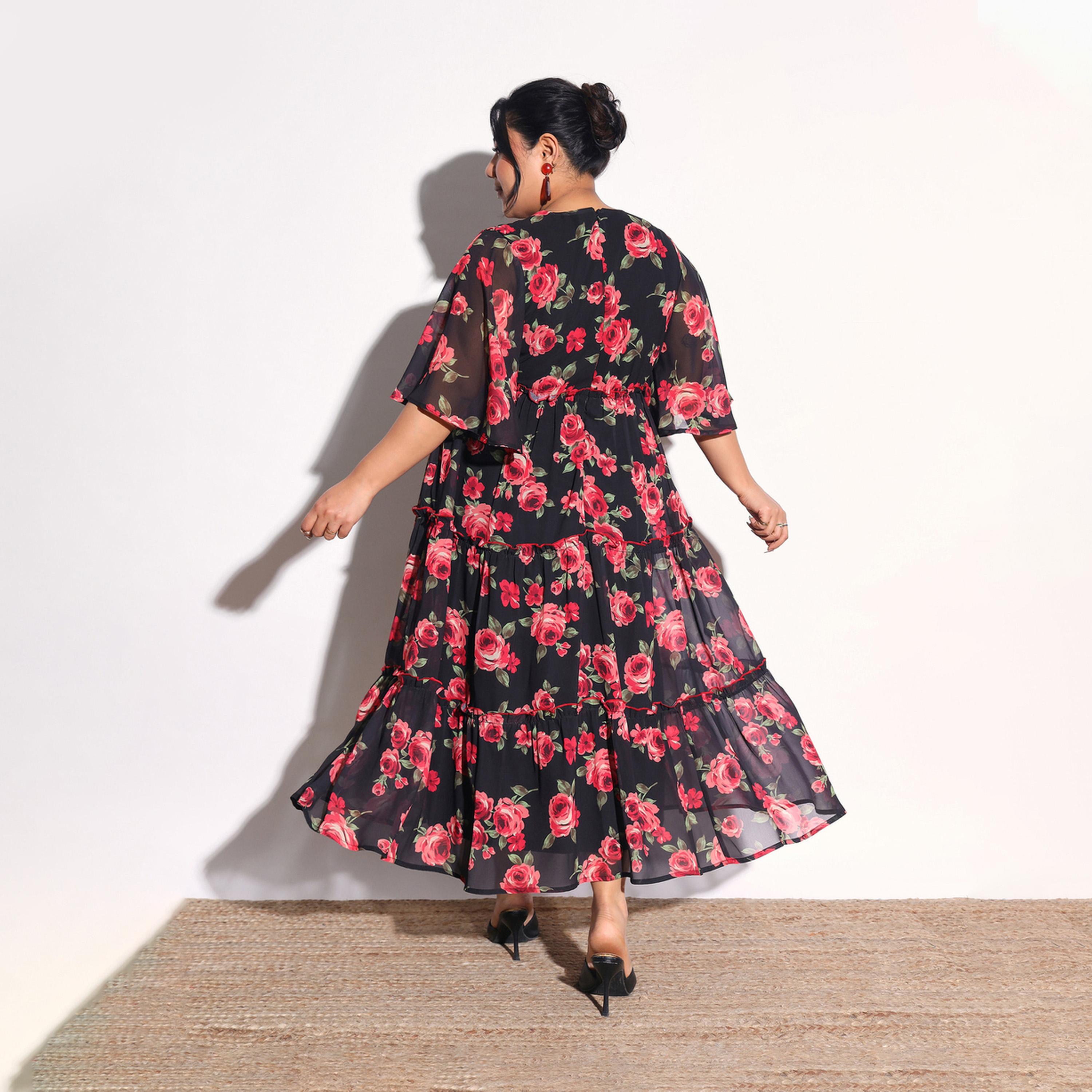 فستان طويل بطبقات وأكمام واسعة وطبعة زهور مقاس كبير-women-clothing-dresses-image-5