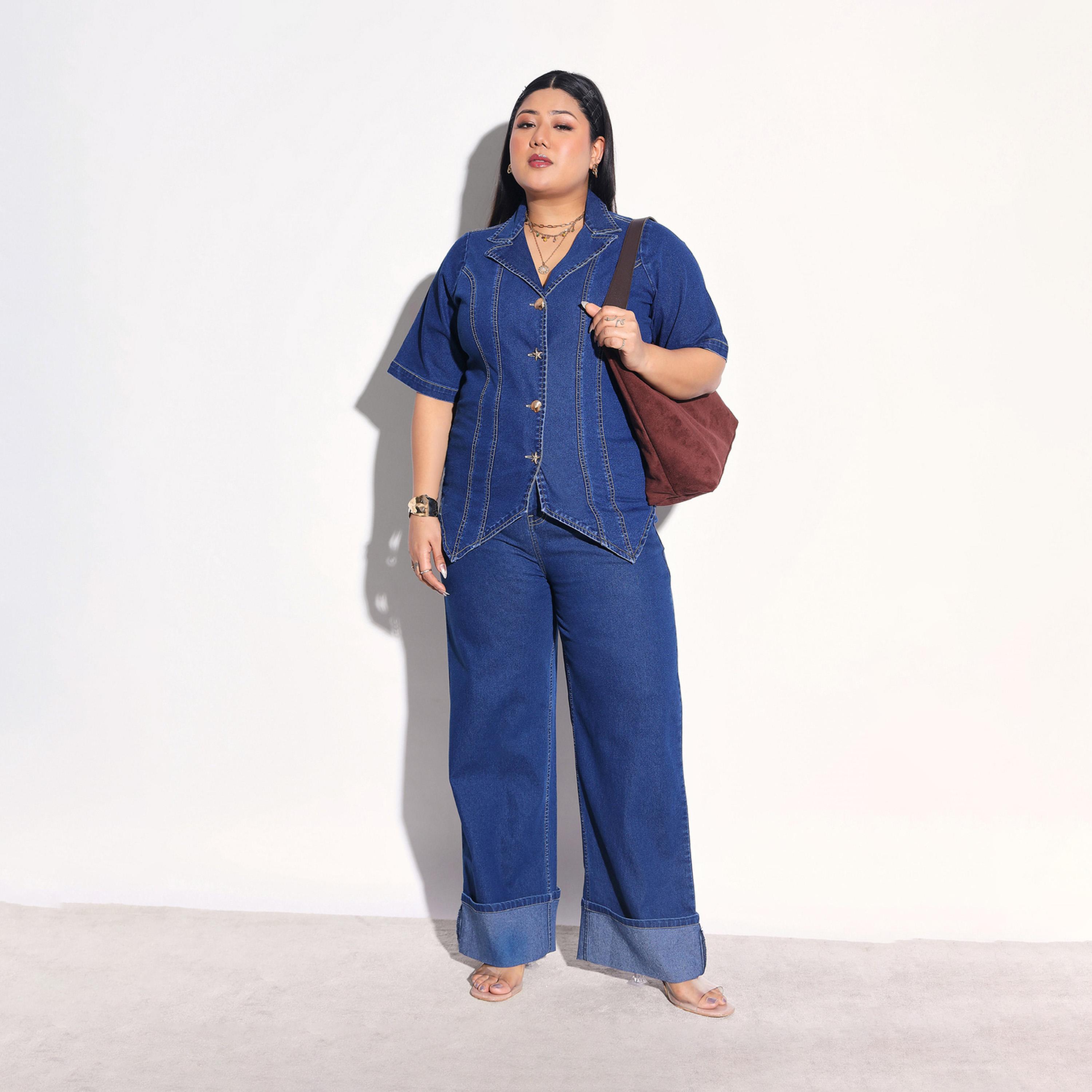 طقم منسق من جينز بحواف مطوية وبلوزة دنيم بتفاصيل درزات مقاس كبير-women-clothing-coordsets-image-1