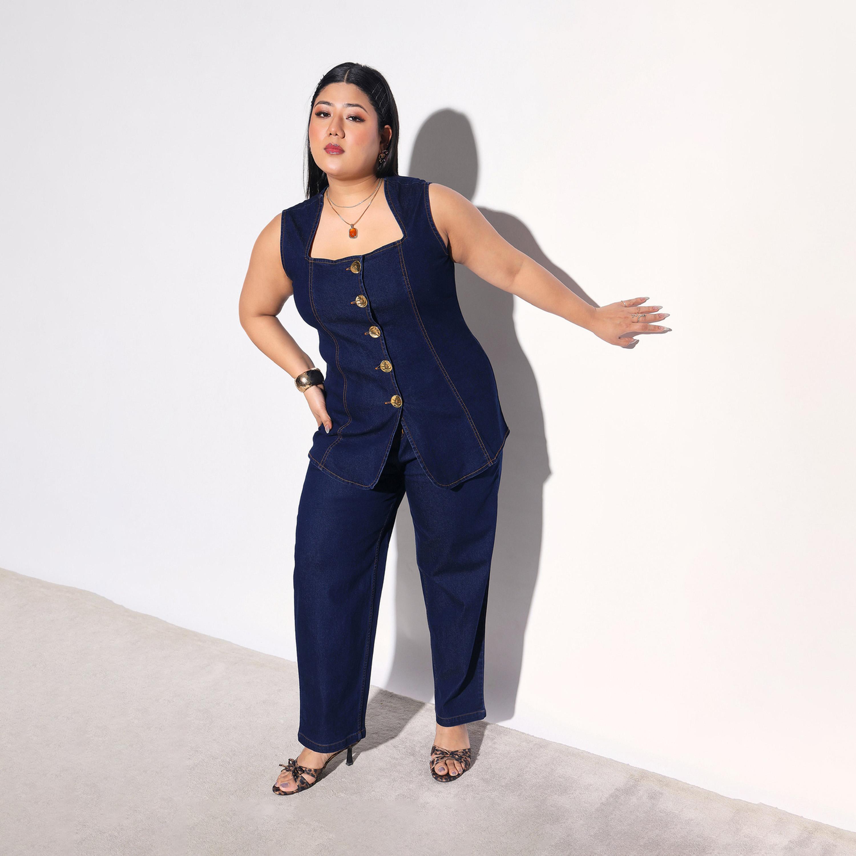طقم منسق من جينز بقصة موم وبلوزة دنيم بلا أكمام مقاس كبير-women-clothing-coordsets-image-2