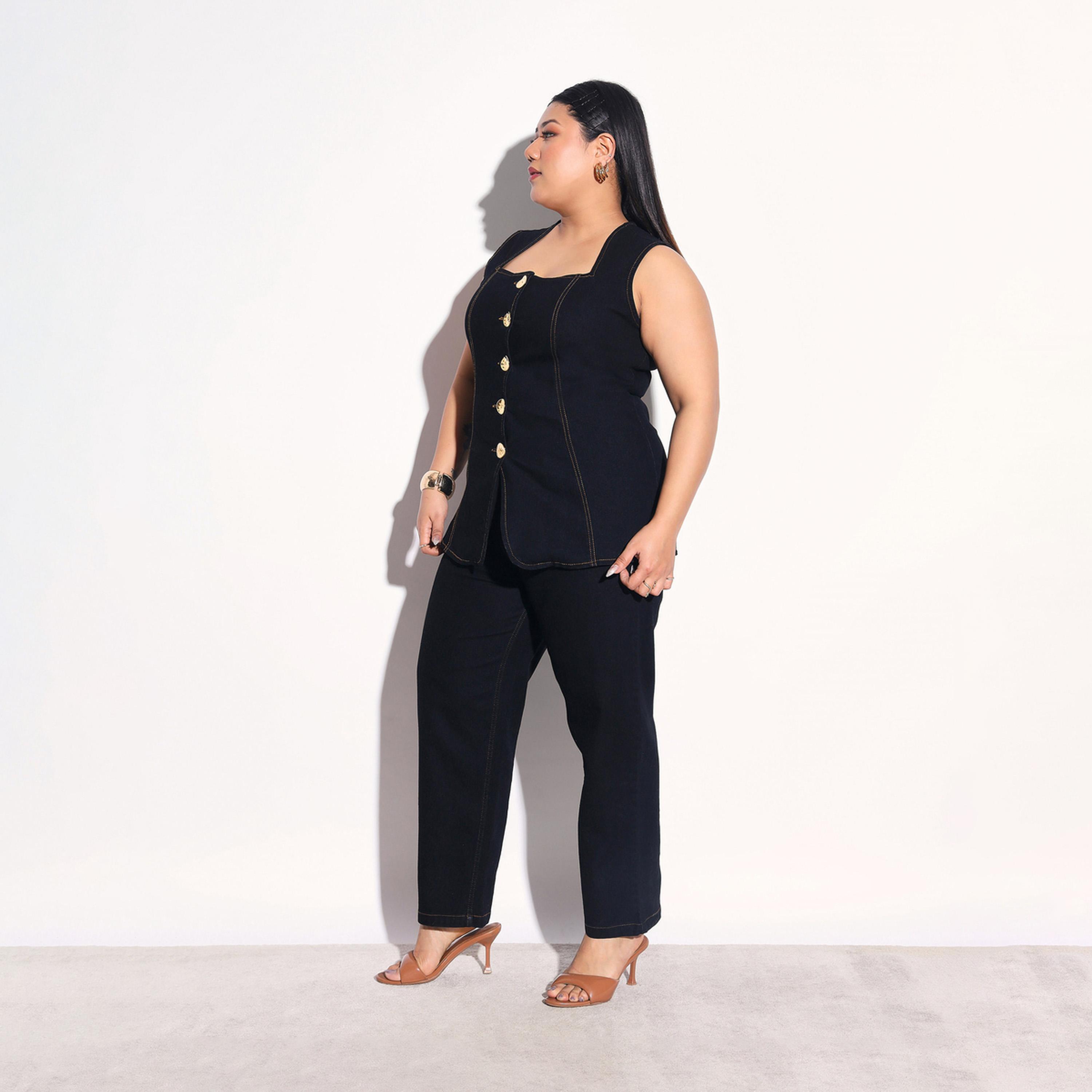 مجموعة بمقاس كبير من جينز بقصة موم وبلوزة دنيم بلا أكمام-women-clothing-coordsets-image-3