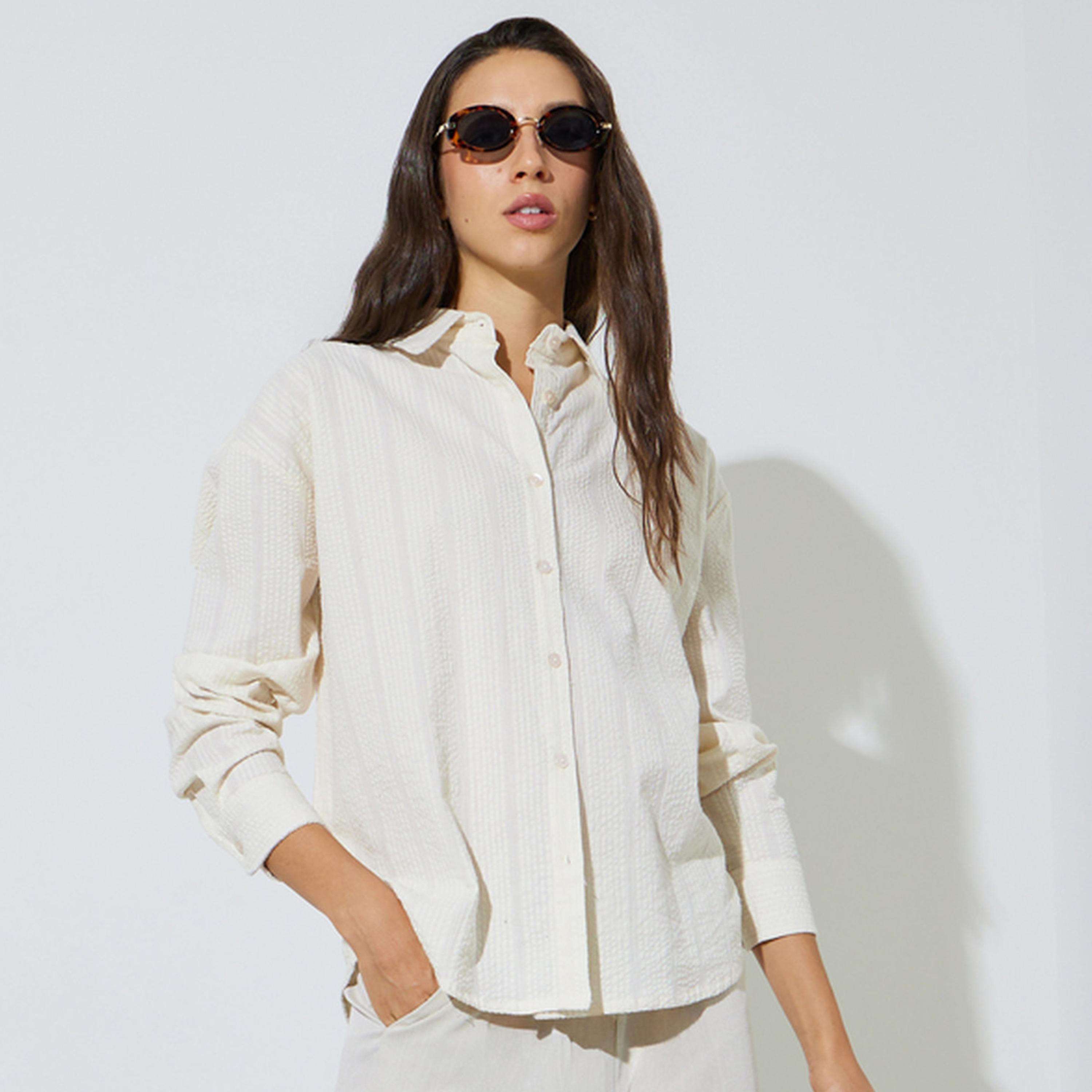 بلوزة واسعة بتفاصيل بارزة الملمس-women-clothing-shirtsandblouses-shirts-image-1