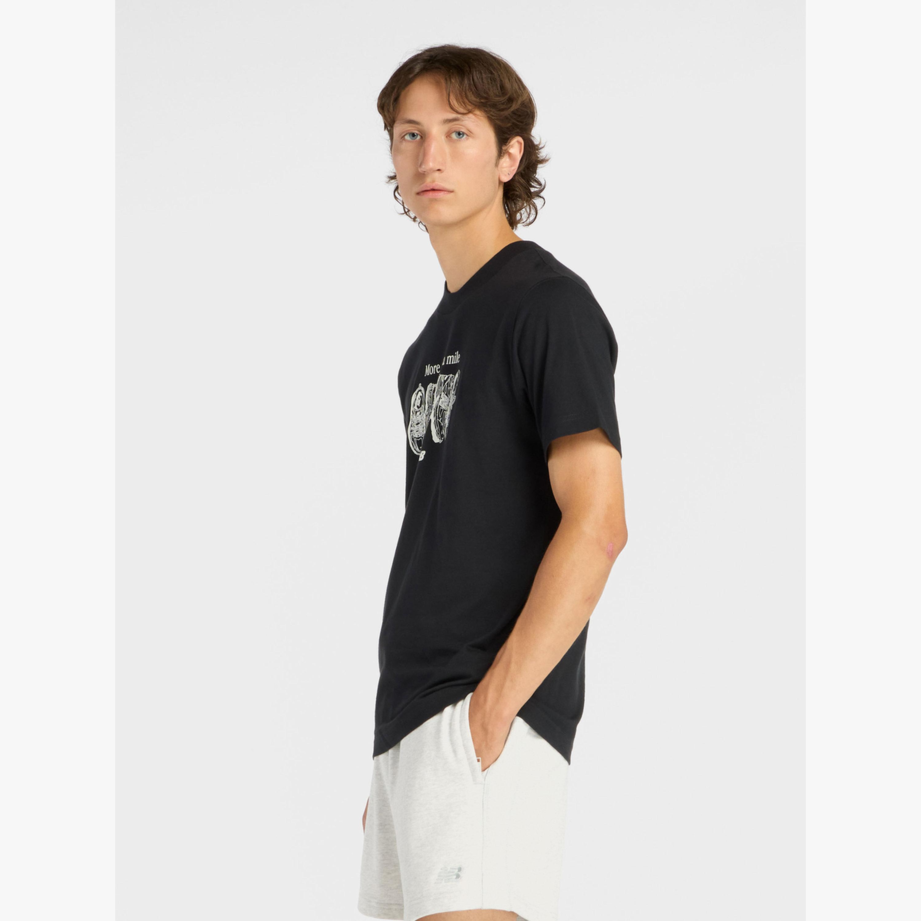 تيشيرت قطن بطبعة جرافيك-men-clothing-tshirtsandpolos-tshirts-image-2