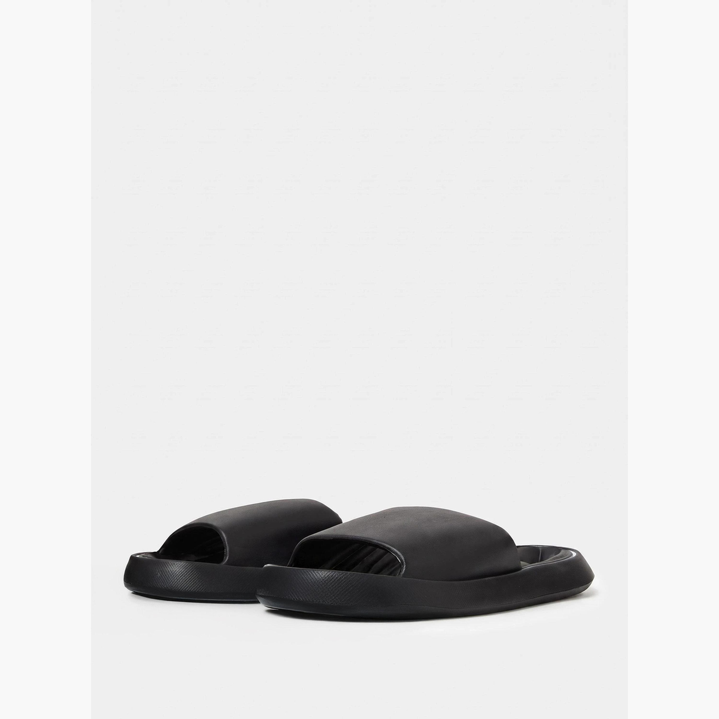 صندل سلايد بحواف متباينة باللون الأسود-women-shoes-flats-slides-image-1