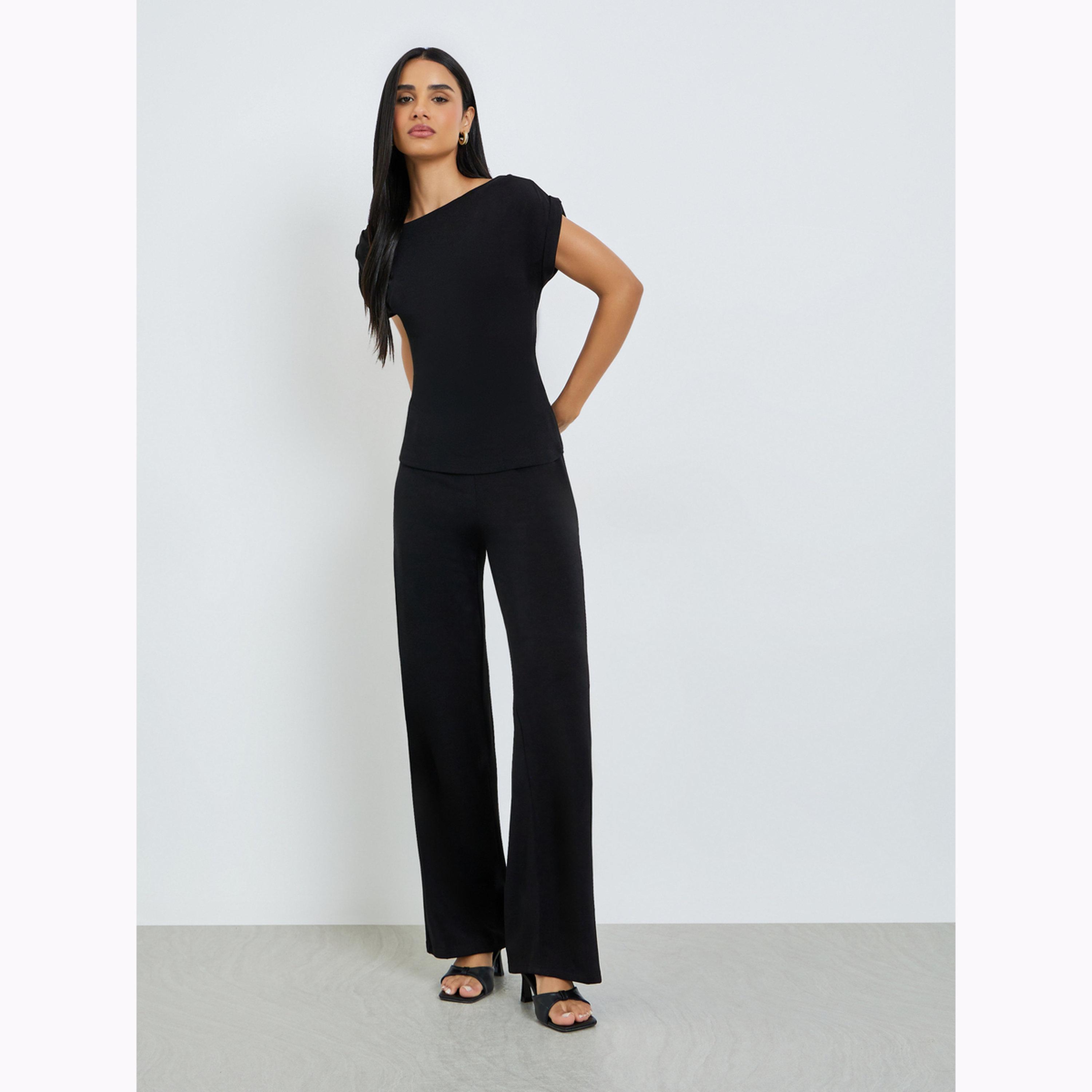 طقم منسق من بنطال بأرجل مستقيمة وبلوزة تريكو سادة-women-clothing-coordsets-image-2