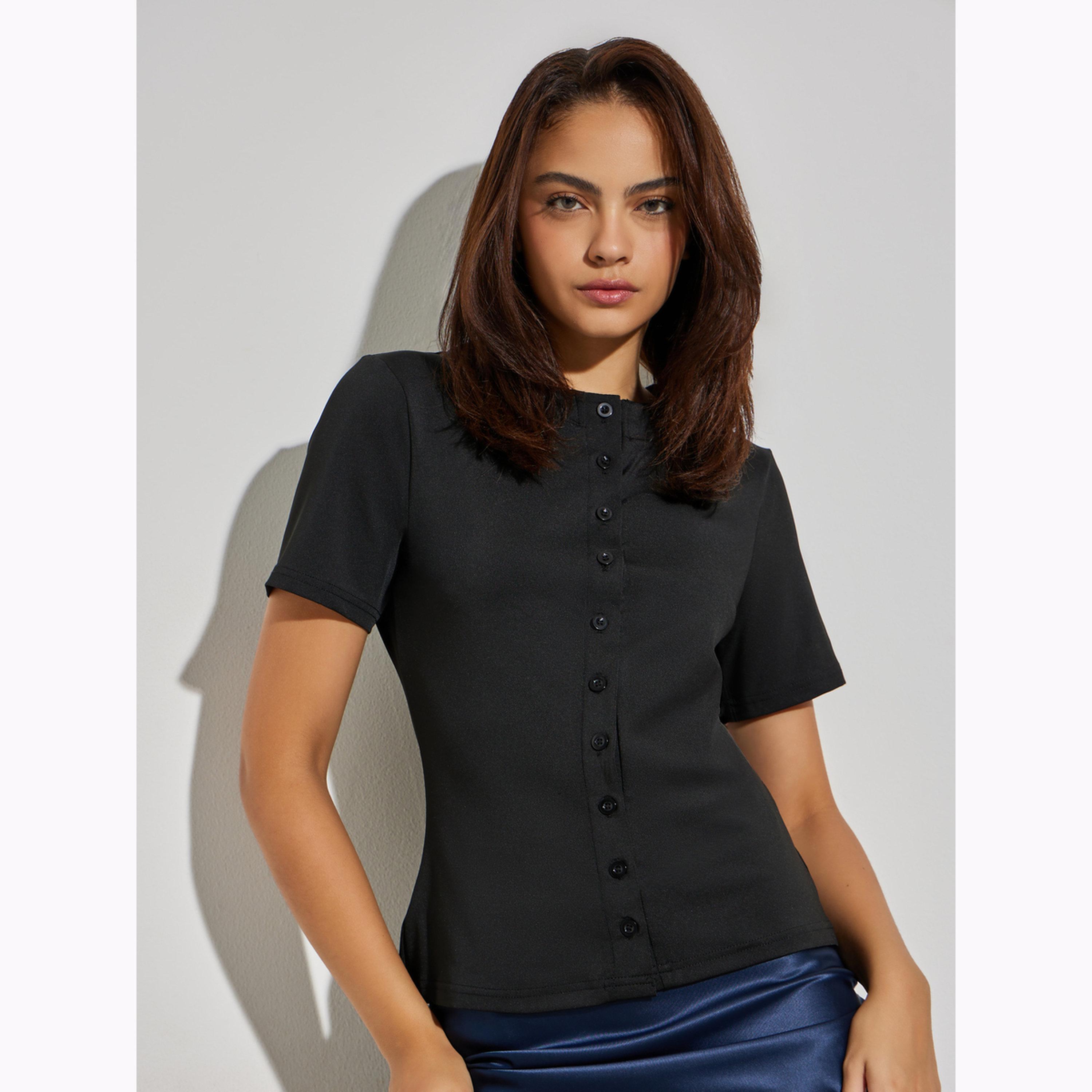 تيشيرت ضيق بأزرار بلون أسود-women-clothing-shirtsandblouses-blouses-image-1